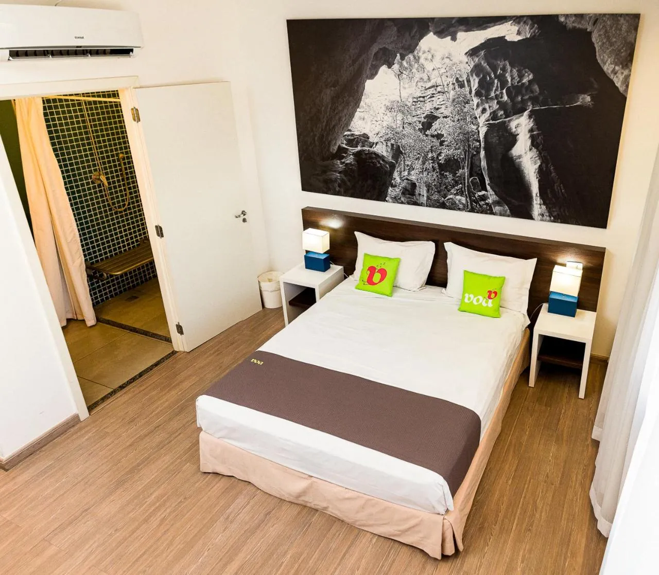 Bedroom, Bed in VOA Business Supreme Choice Confins