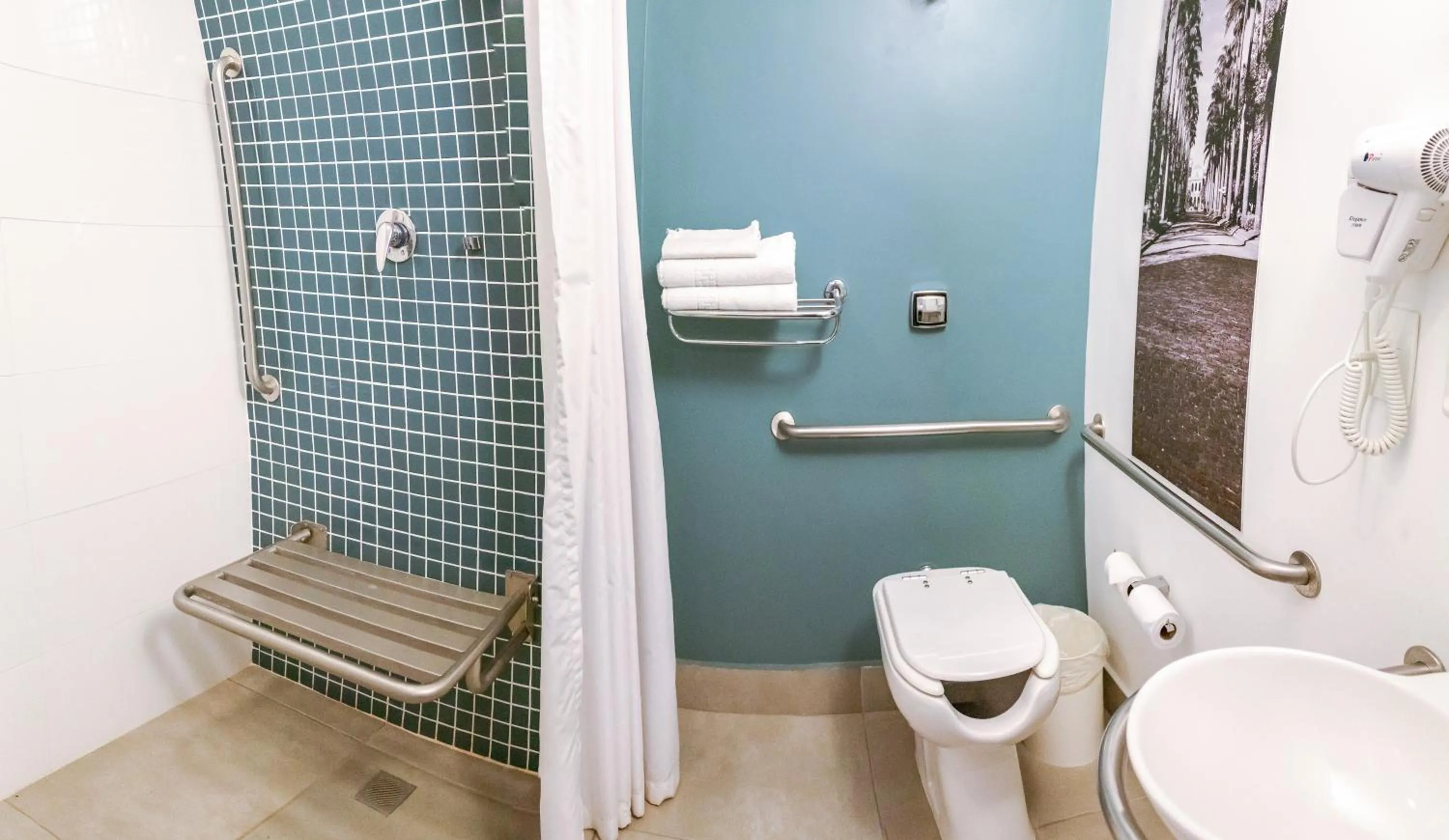 Bathroom in VOA Business Supreme Choice Confins