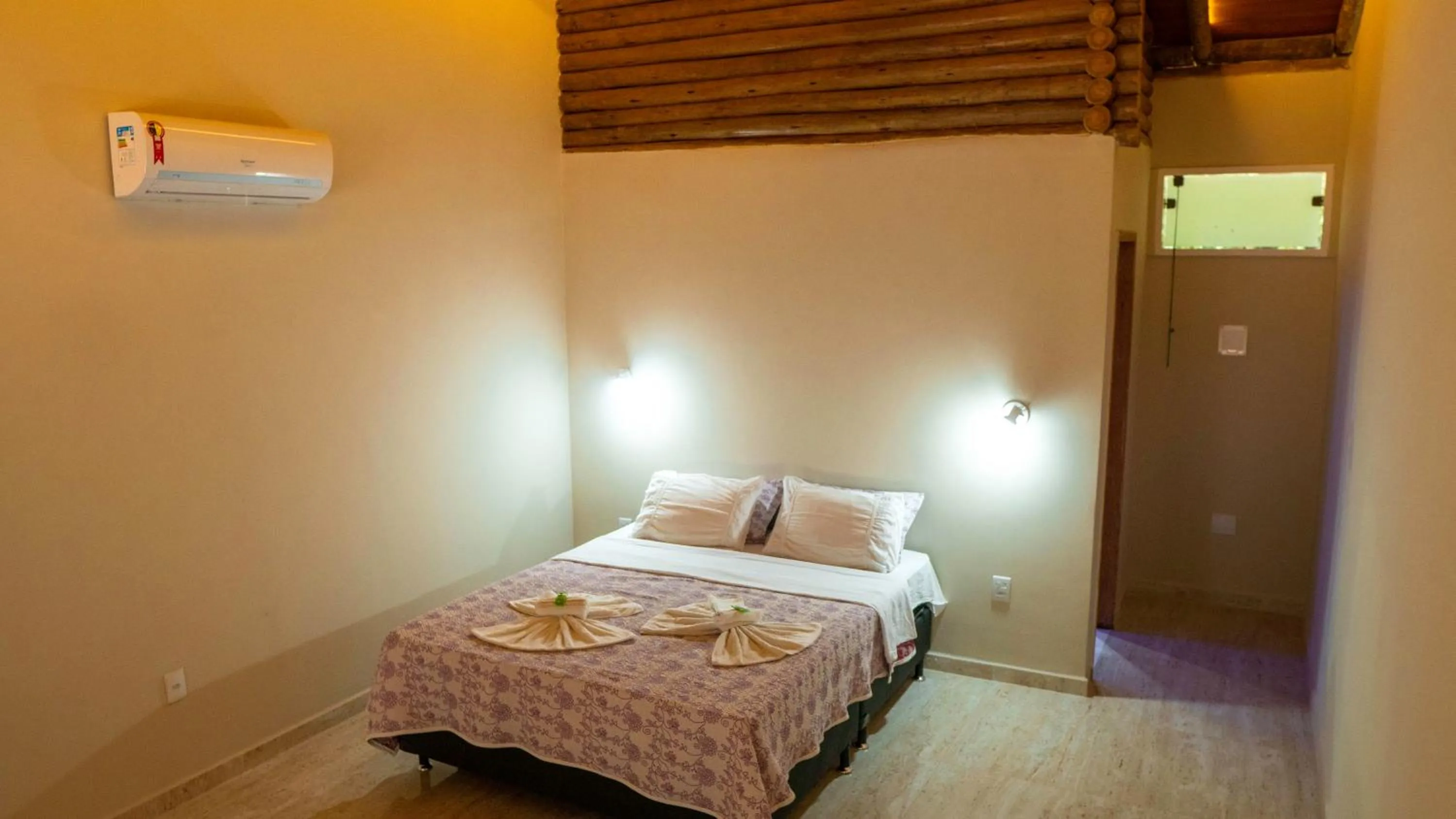 Bed in Praia da Crena