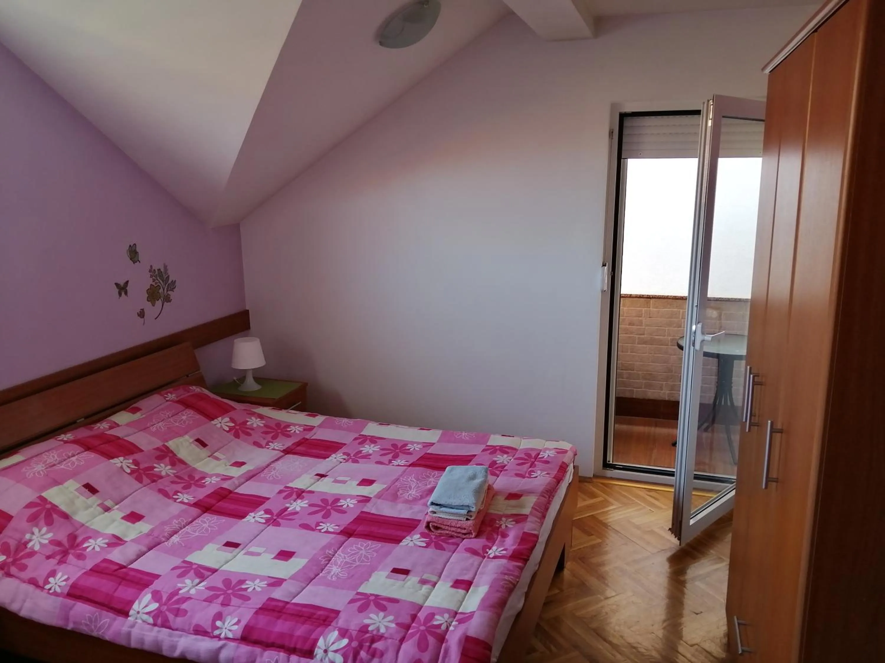 Bed in Apartments Bella Mare Belgrade