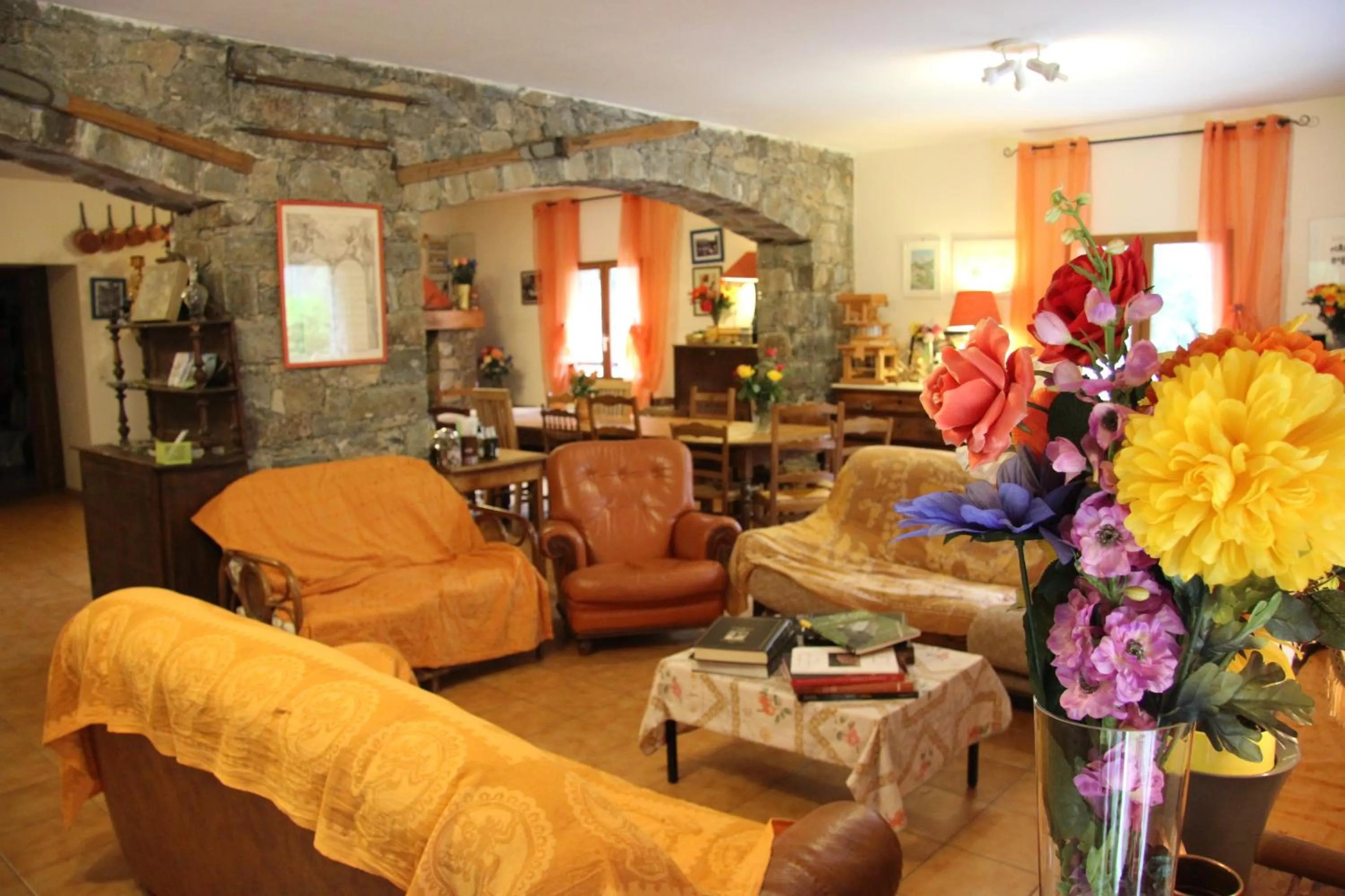 Lounge or bar in Chambre d'Hôte "Chez Antoinette et Charles"