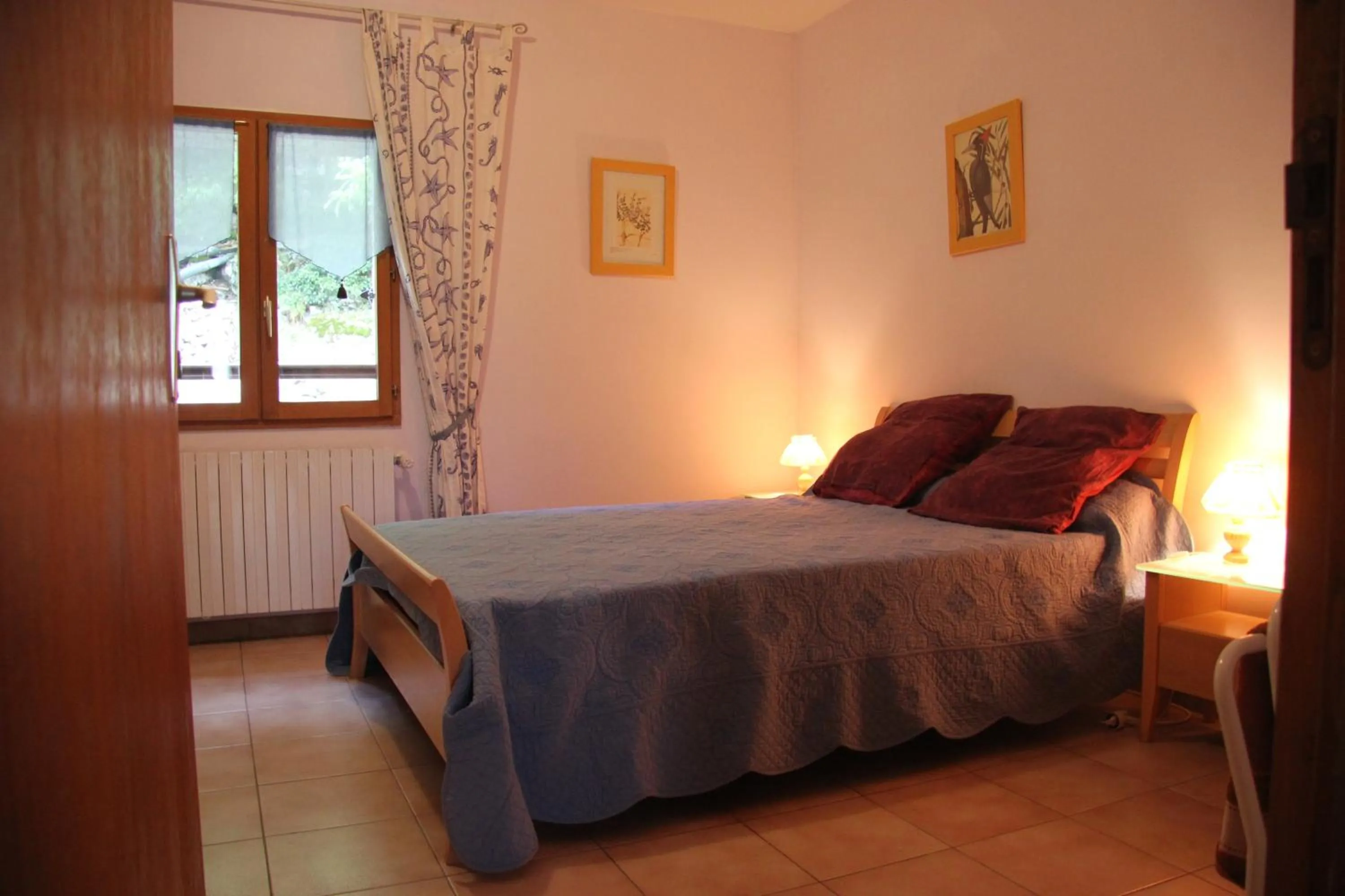 Decorative detail, Bed in Chambre d'Hôte "Chez Antoinette et Charles"