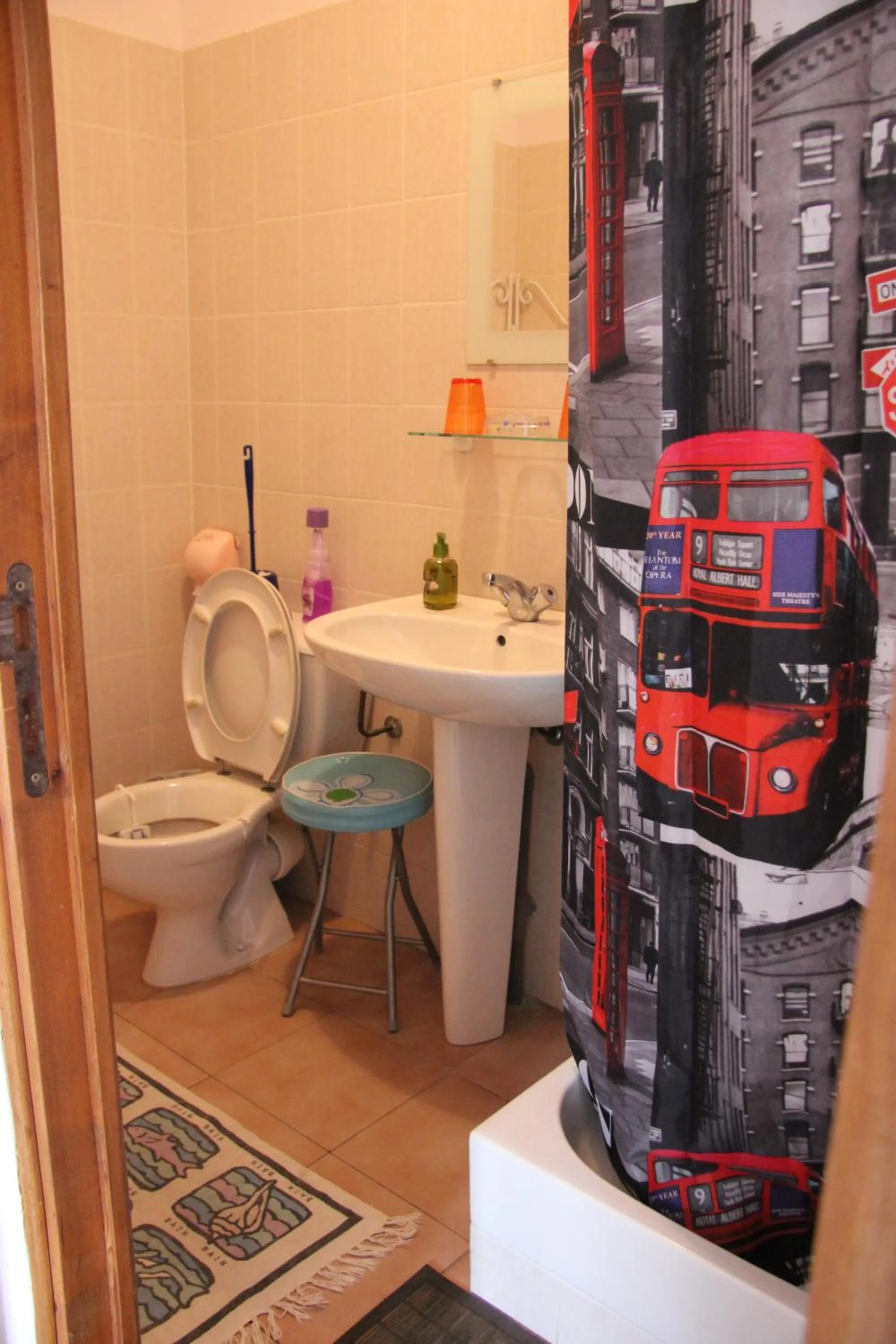 Decorative detail in Chambre d'Hôte "Chez Antoinette et Charles"