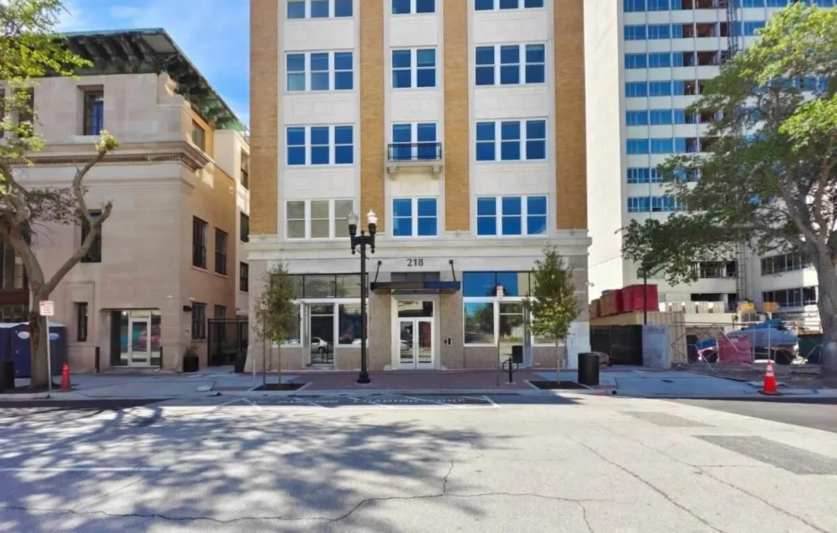 Fun Cozy Apts - 1 25 Mile Walk to TIAA Bnk Fld