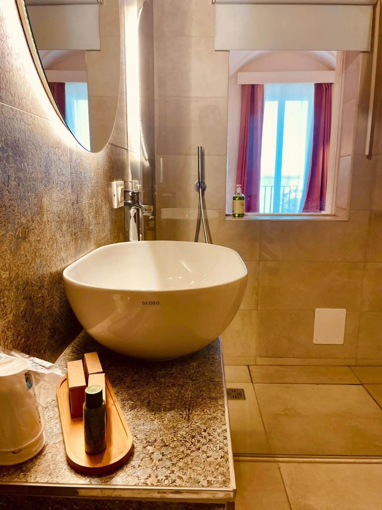 Shower in Palazzo Matà Boutique Hotel