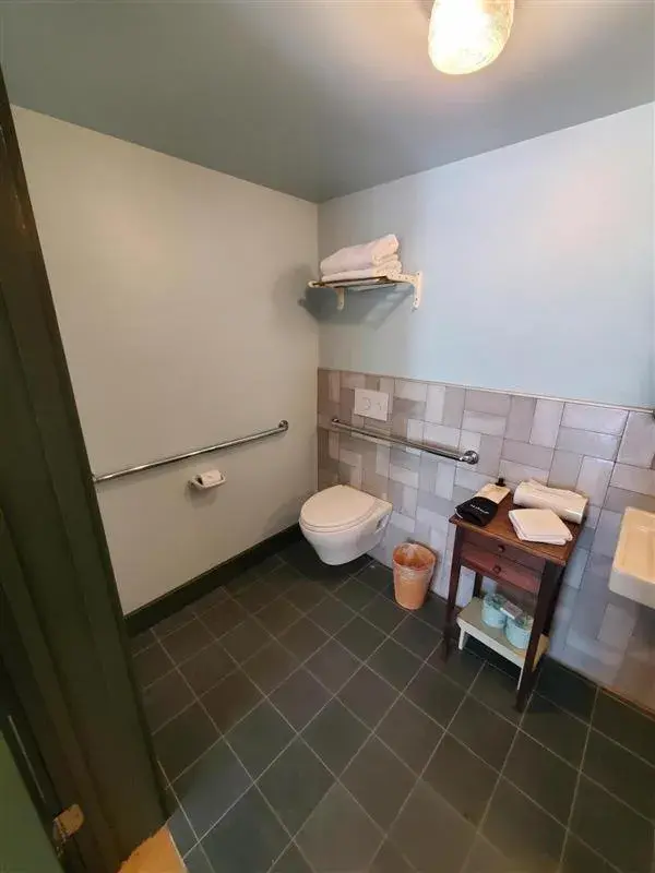 King Room - Disability Access in Little Cat Lodge King Room - Disability Access in Little Cat Lodge