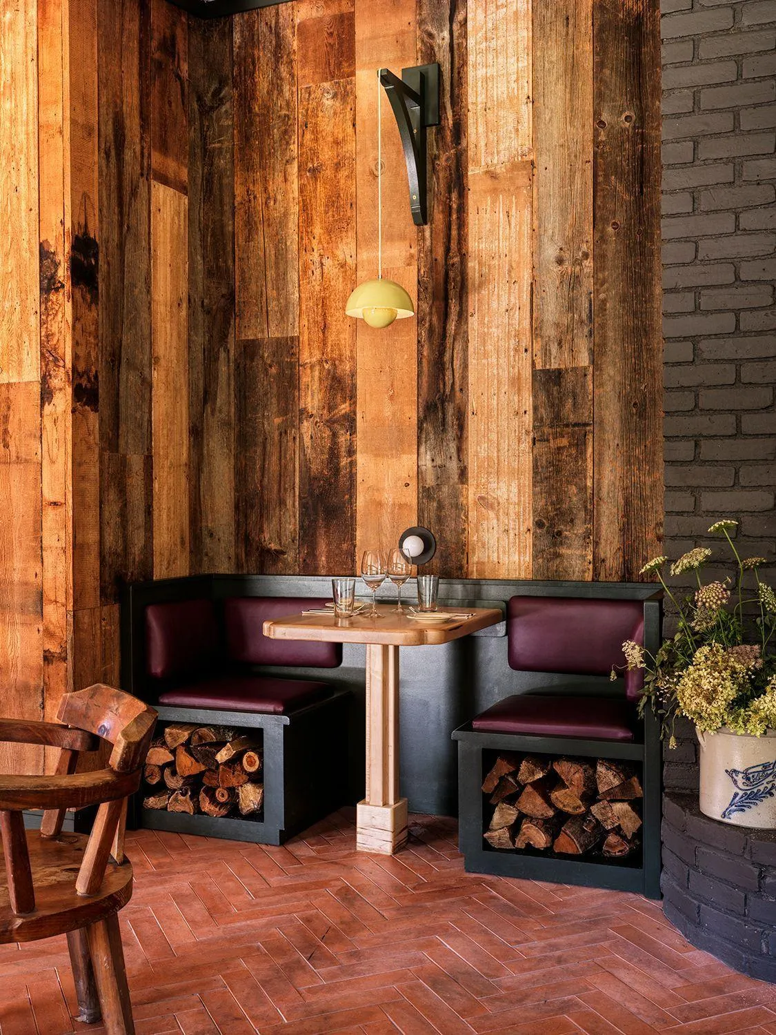 Restaurant/places to eat in Little Cat Lodge