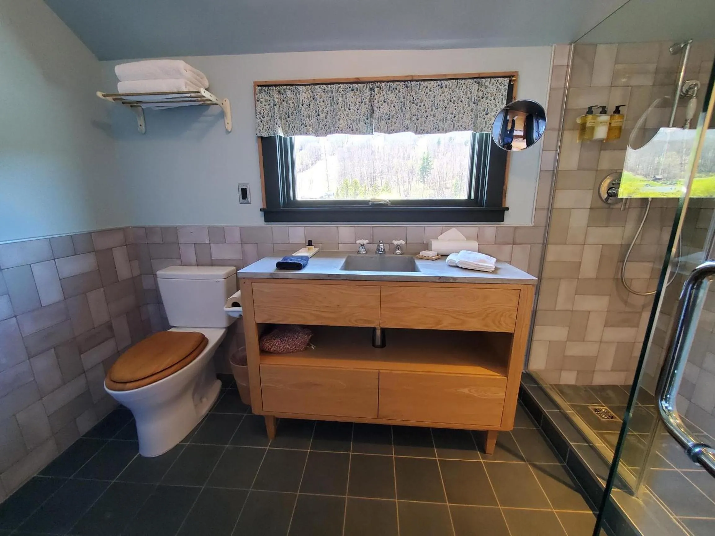 Shower in Little Cat Lodge