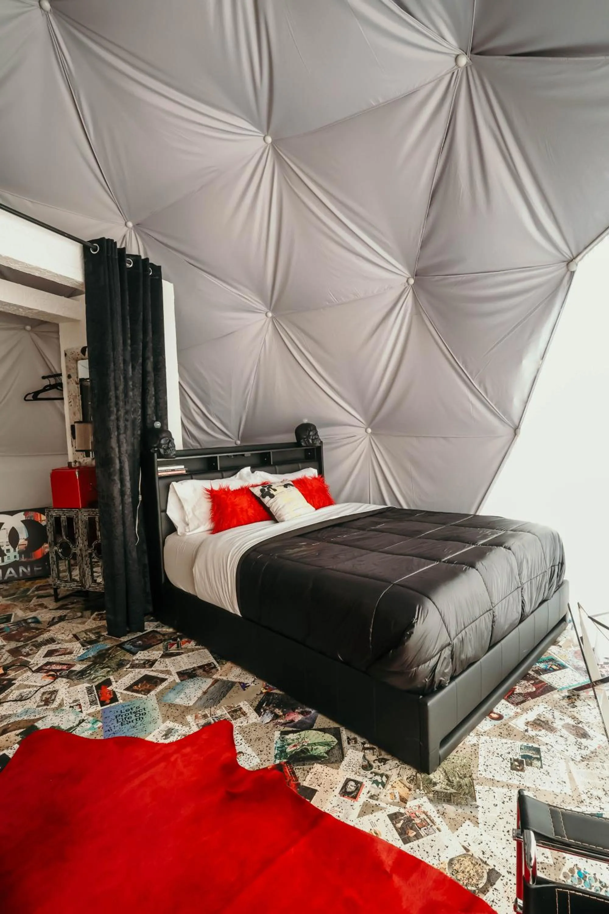 Bed in DayDreamer Domes