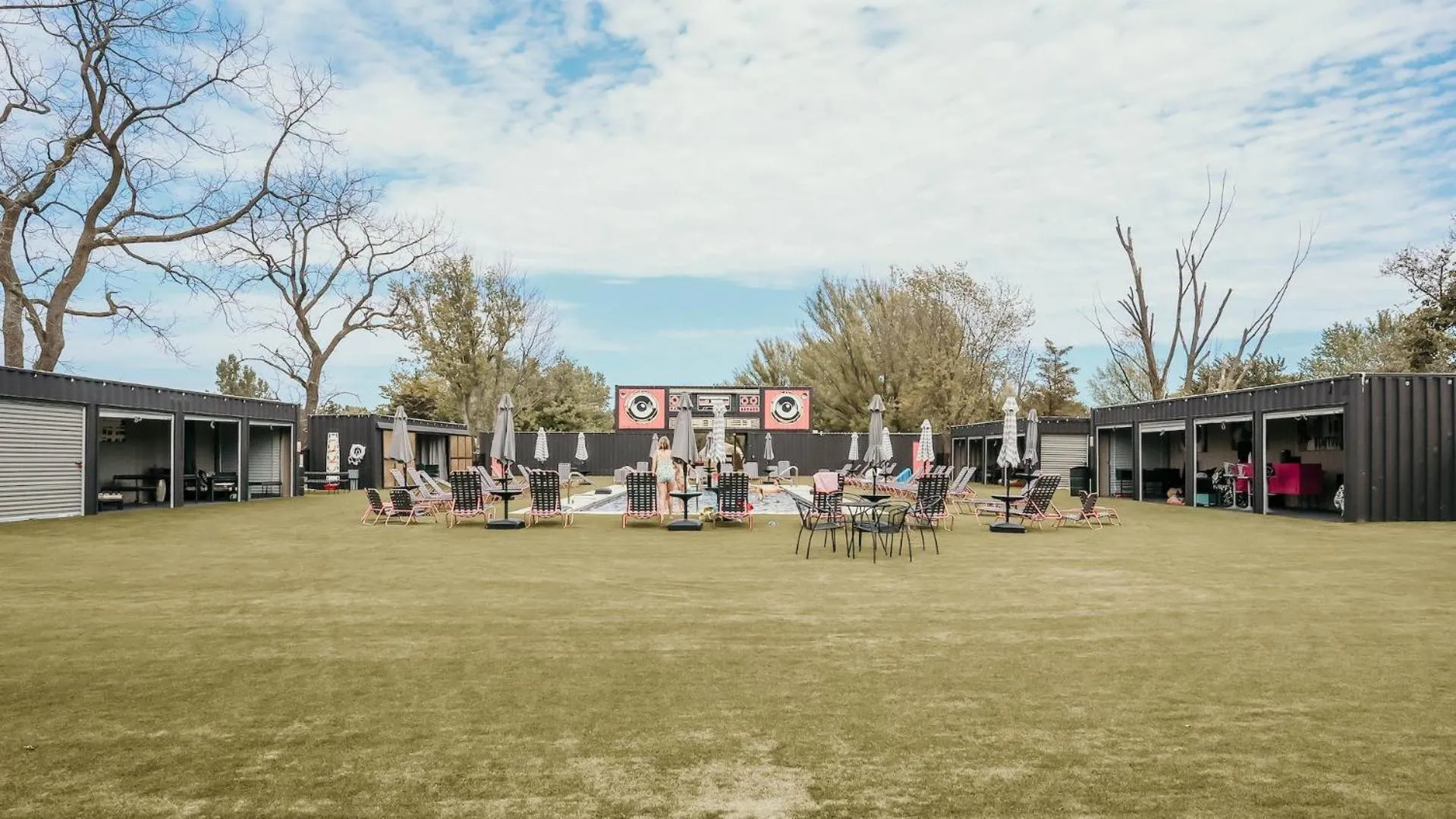 Property building in DayDreamer Domes