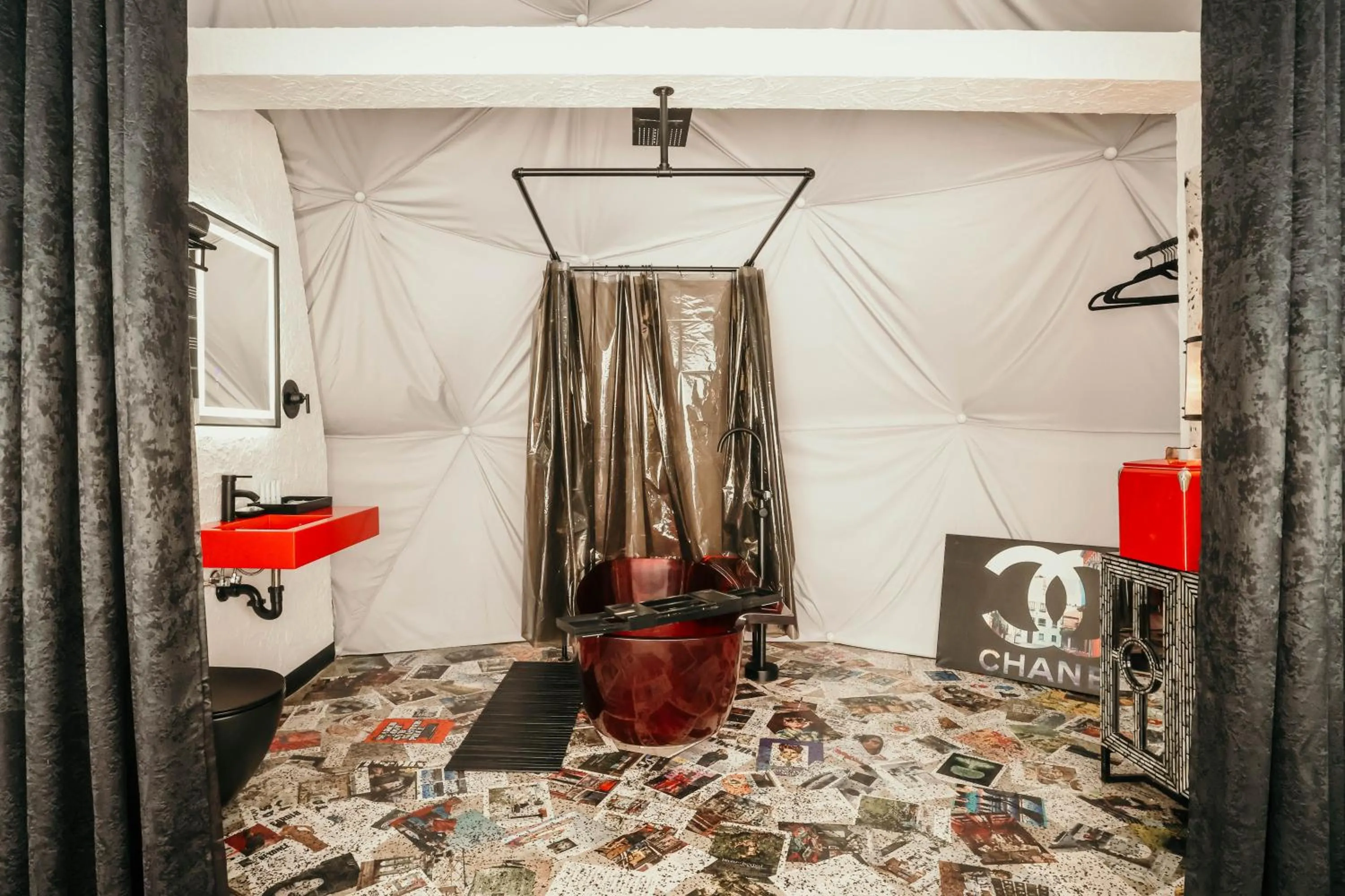 Bathroom in DayDreamer Domes