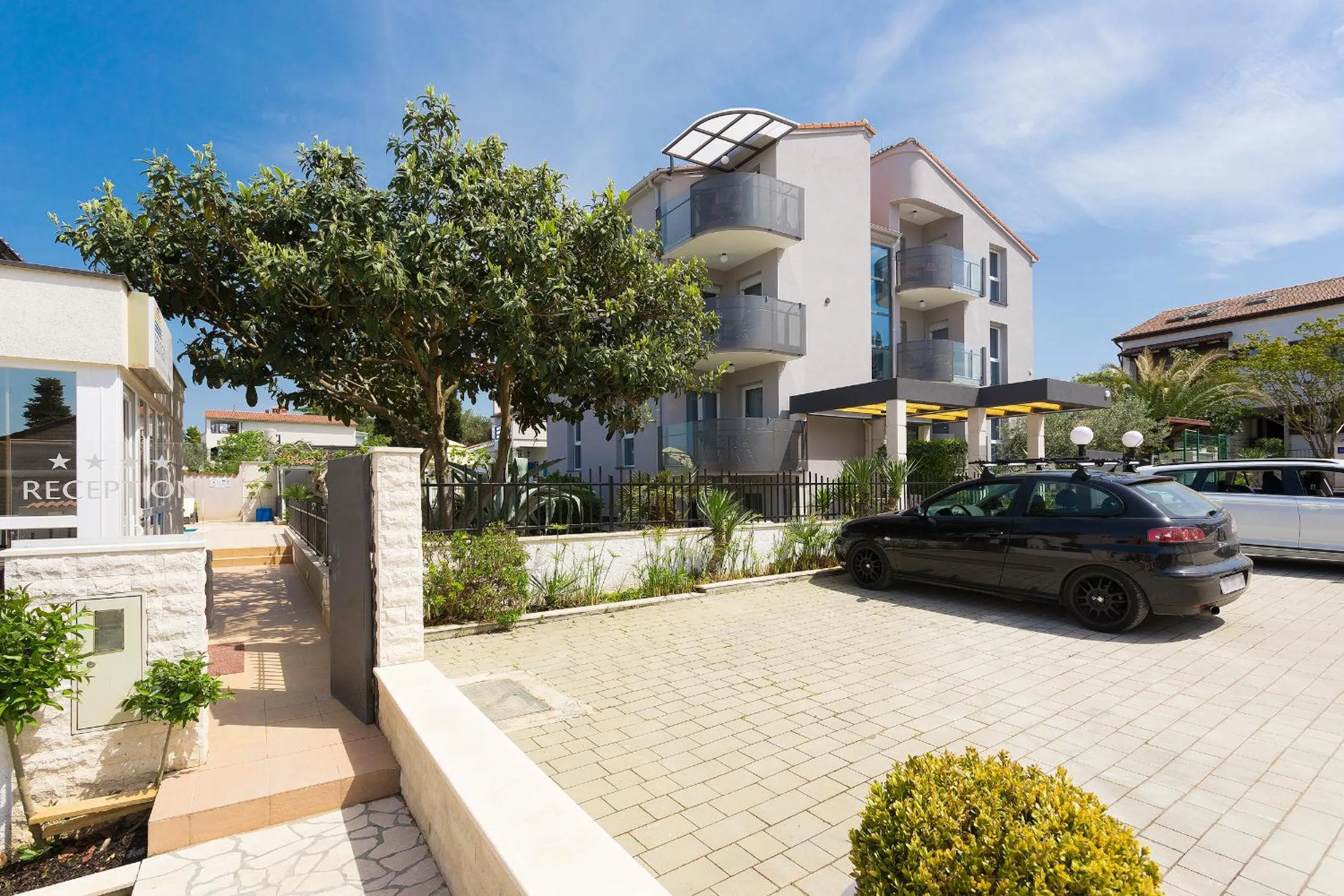 Property building in Astinian apartments Jadranka