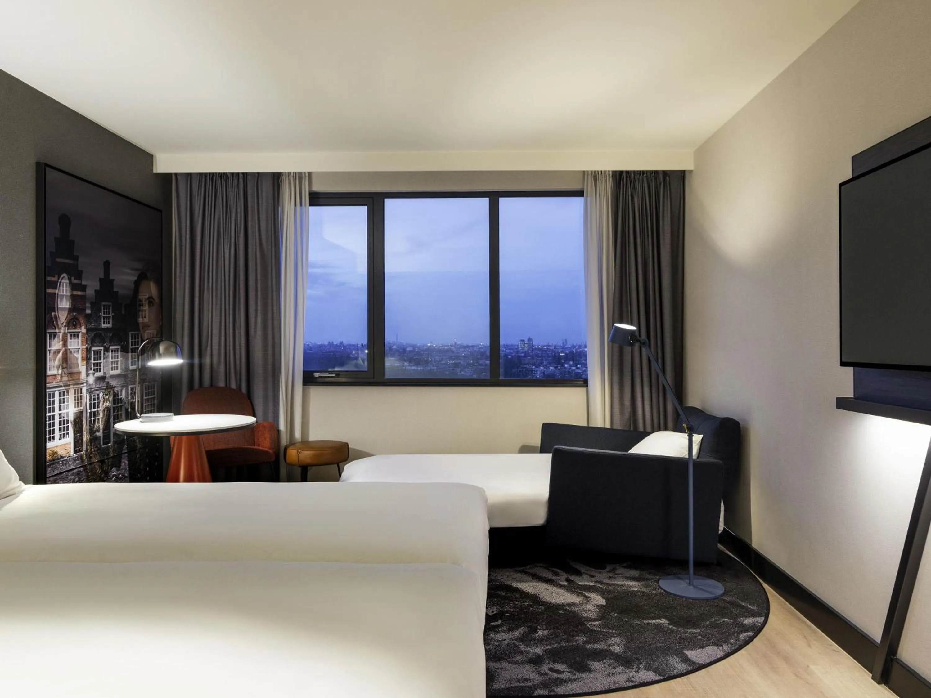 Bedroom, Bed in Mercure Amsterdam City Hotel