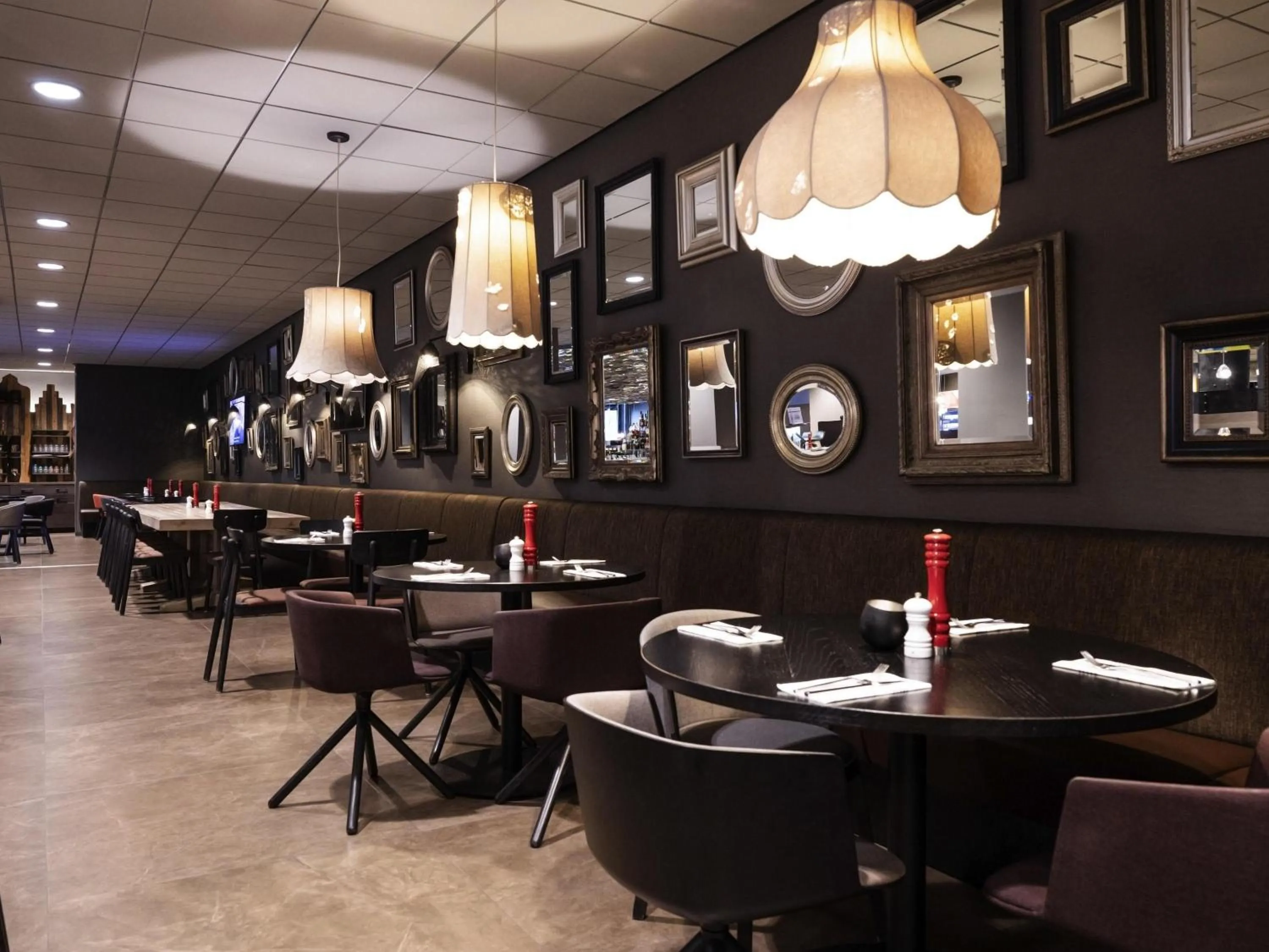 Lounge or bar in Mercure Amsterdam City Hotel