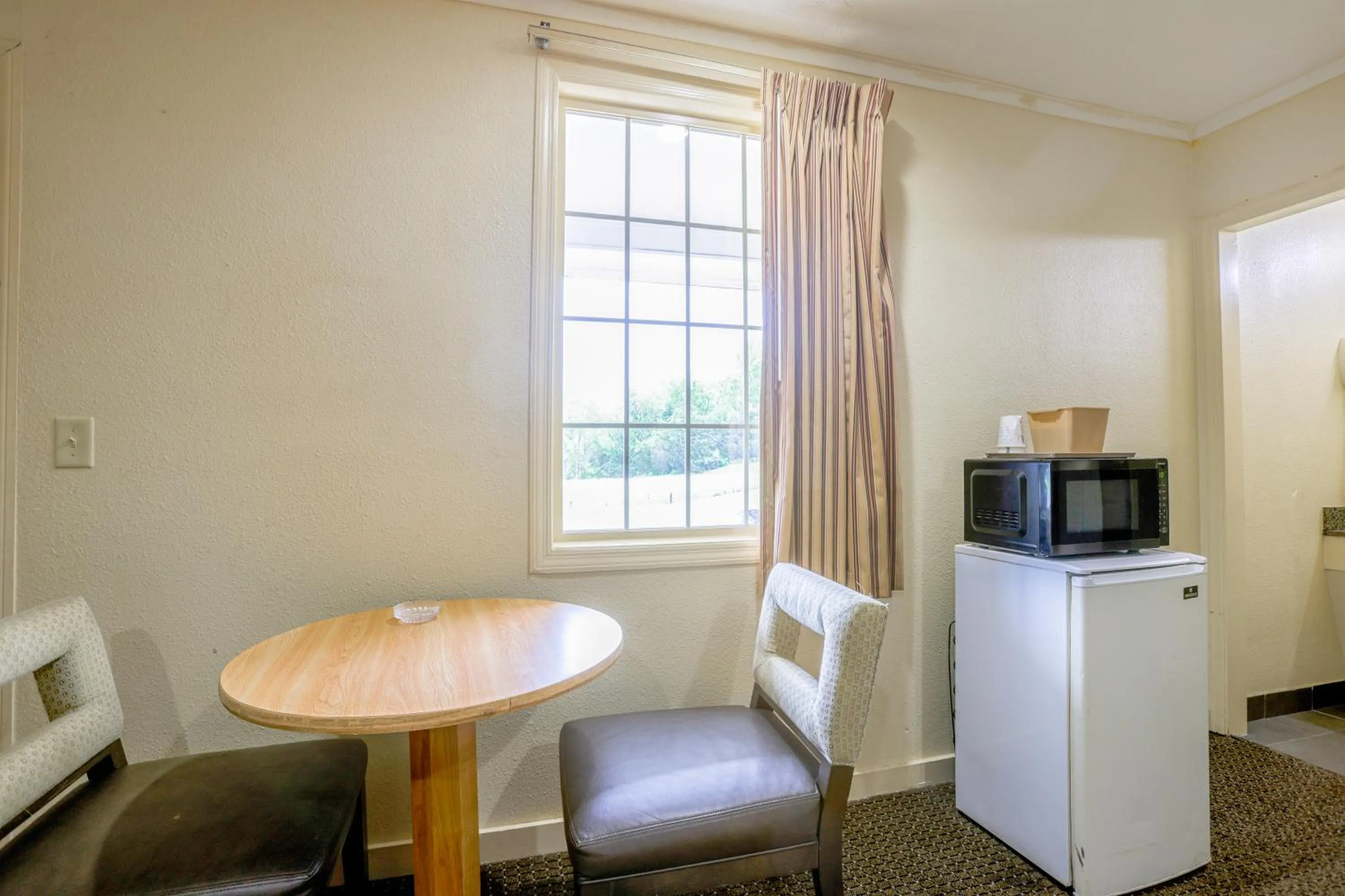 Bathroom in Budget Inn By OYO Natural Bridge I-81