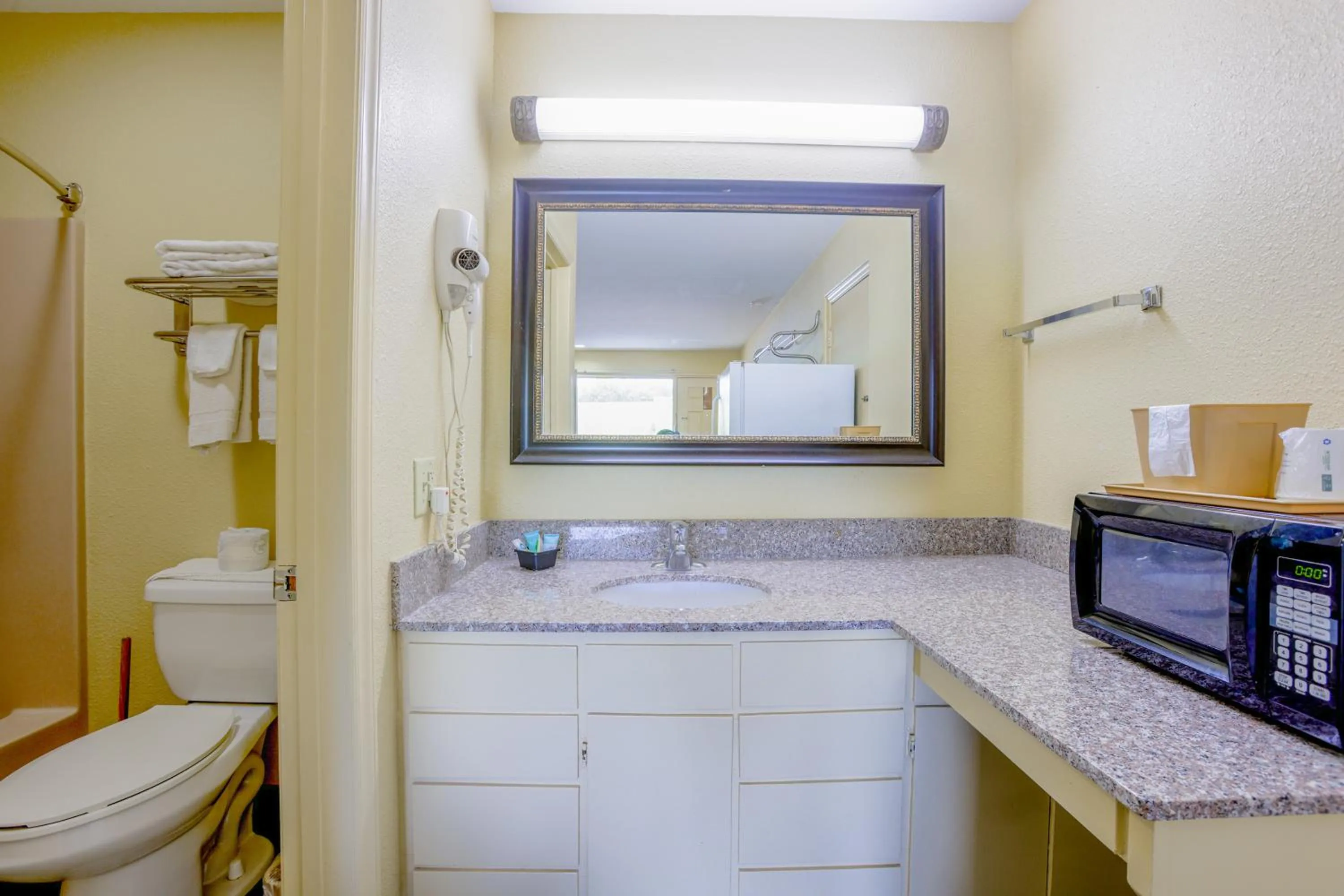 Bathroom in Budget Inn By OYO Natural Bridge I-81