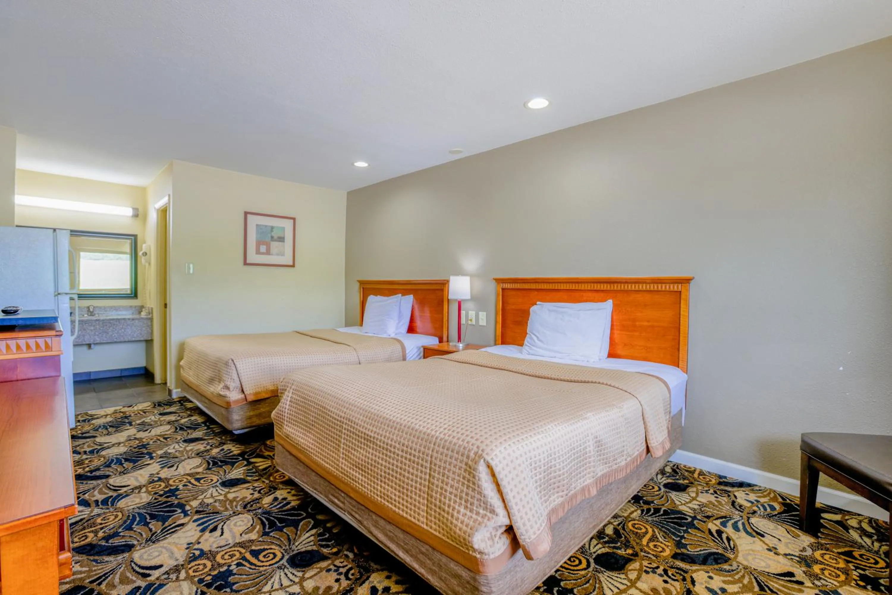 Bedroom, Bed in Budget Inn By OYO Natural Bridge I-81