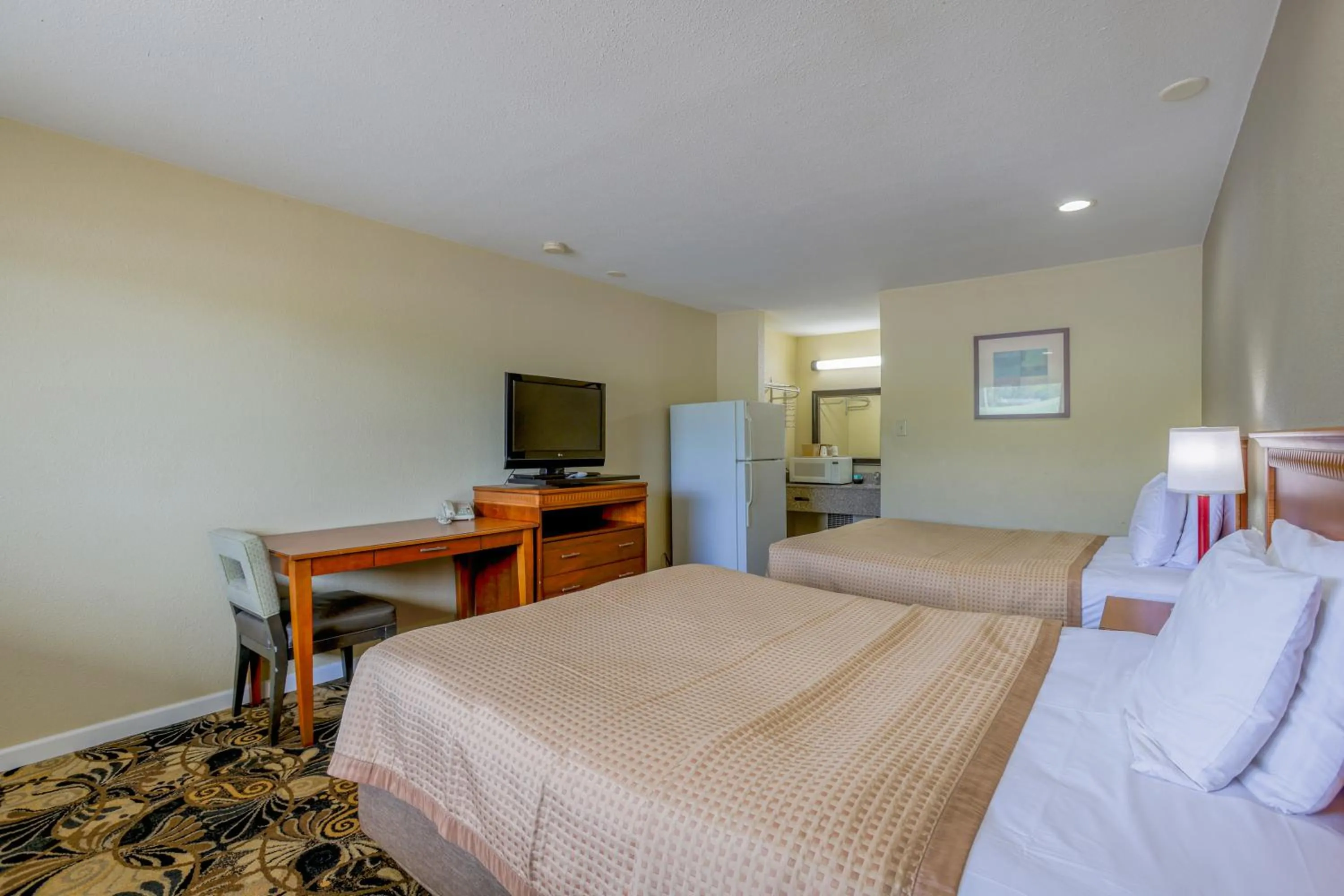 Bedroom, Bed in Budget Inn By OYO Natural Bridge I-81