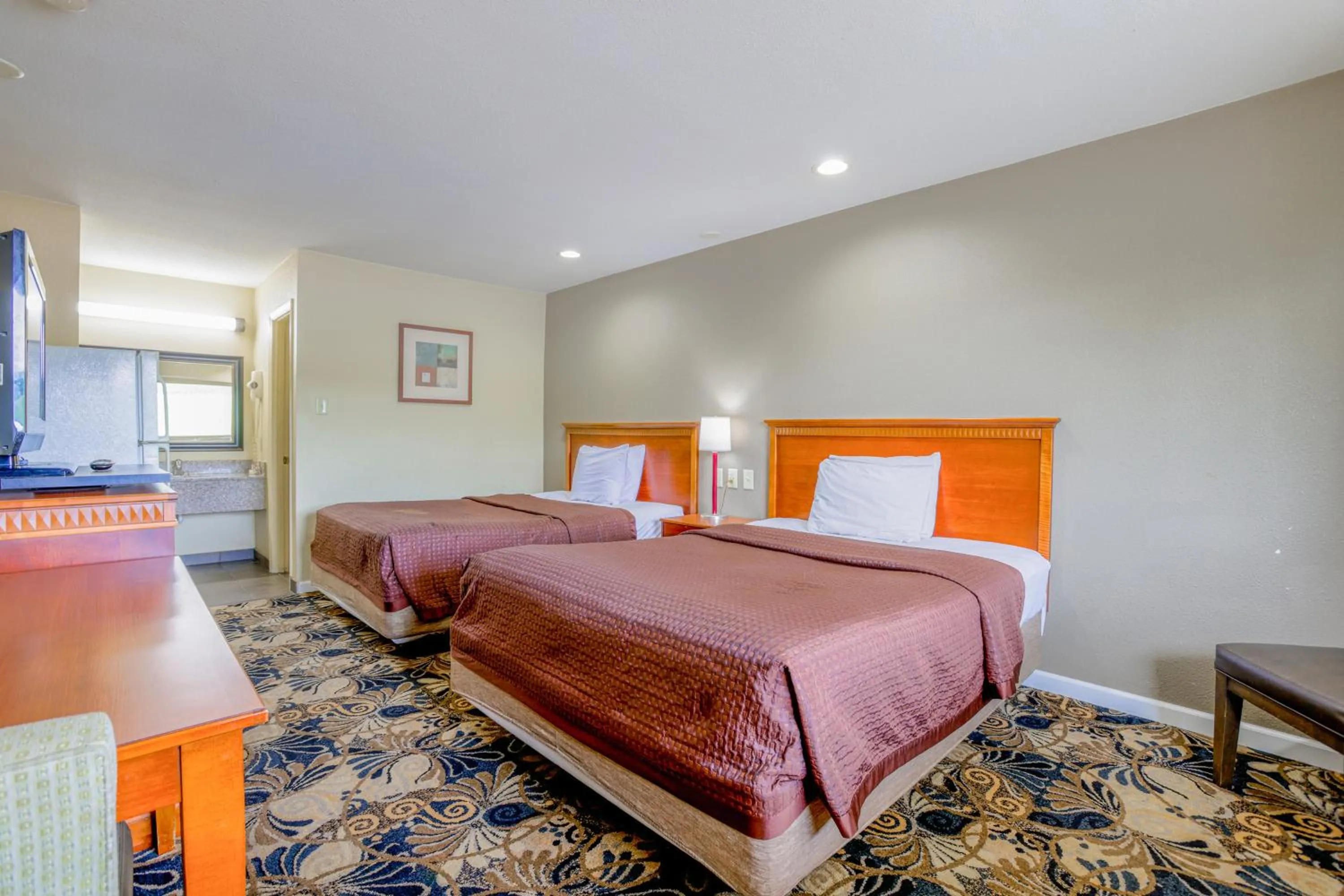 Bedroom, Bed in Budget Inn By OYO Natural Bridge I-81