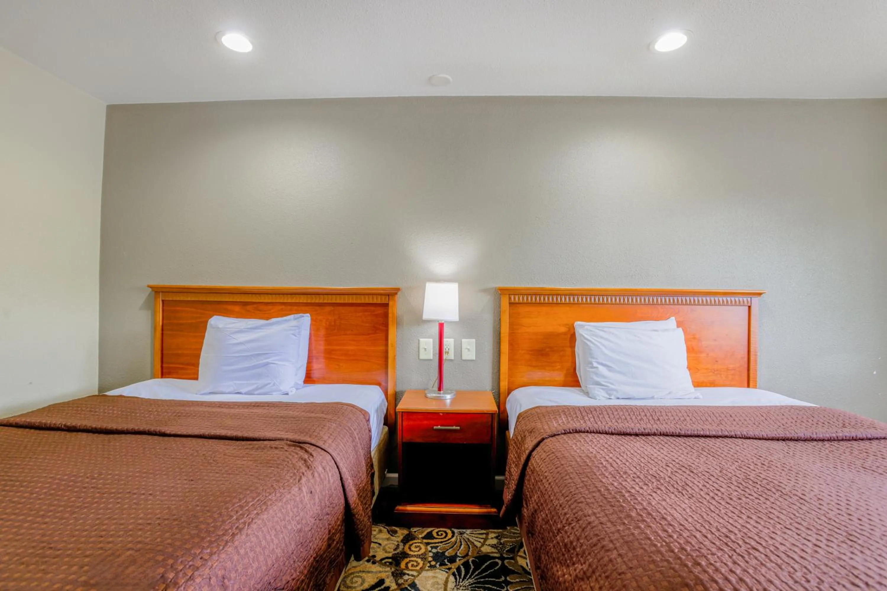 Bedroom, Bed in Budget Inn By OYO Natural Bridge I-81