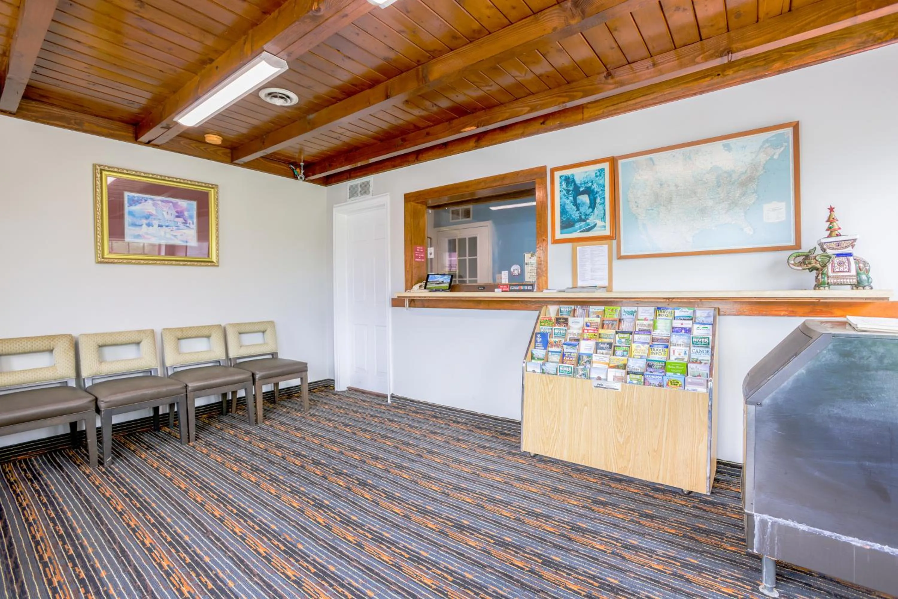 Lobby or reception, Bed in Budget Inn By OYO Natural Bridge I-81