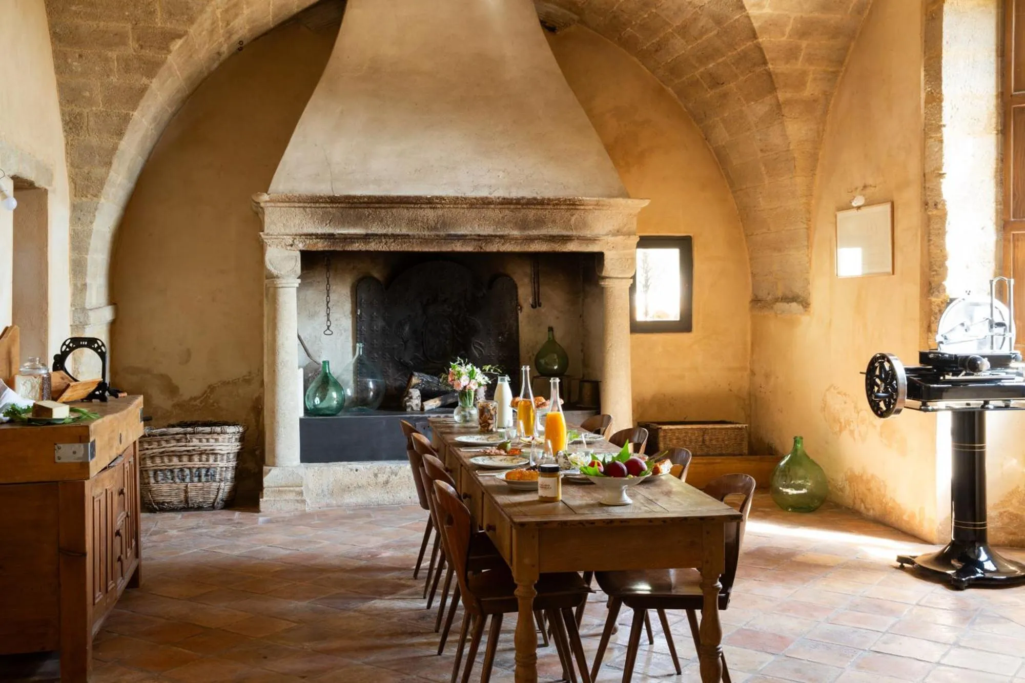 Breakfast in Prieuré Saint-Nicolas - Les Maisons