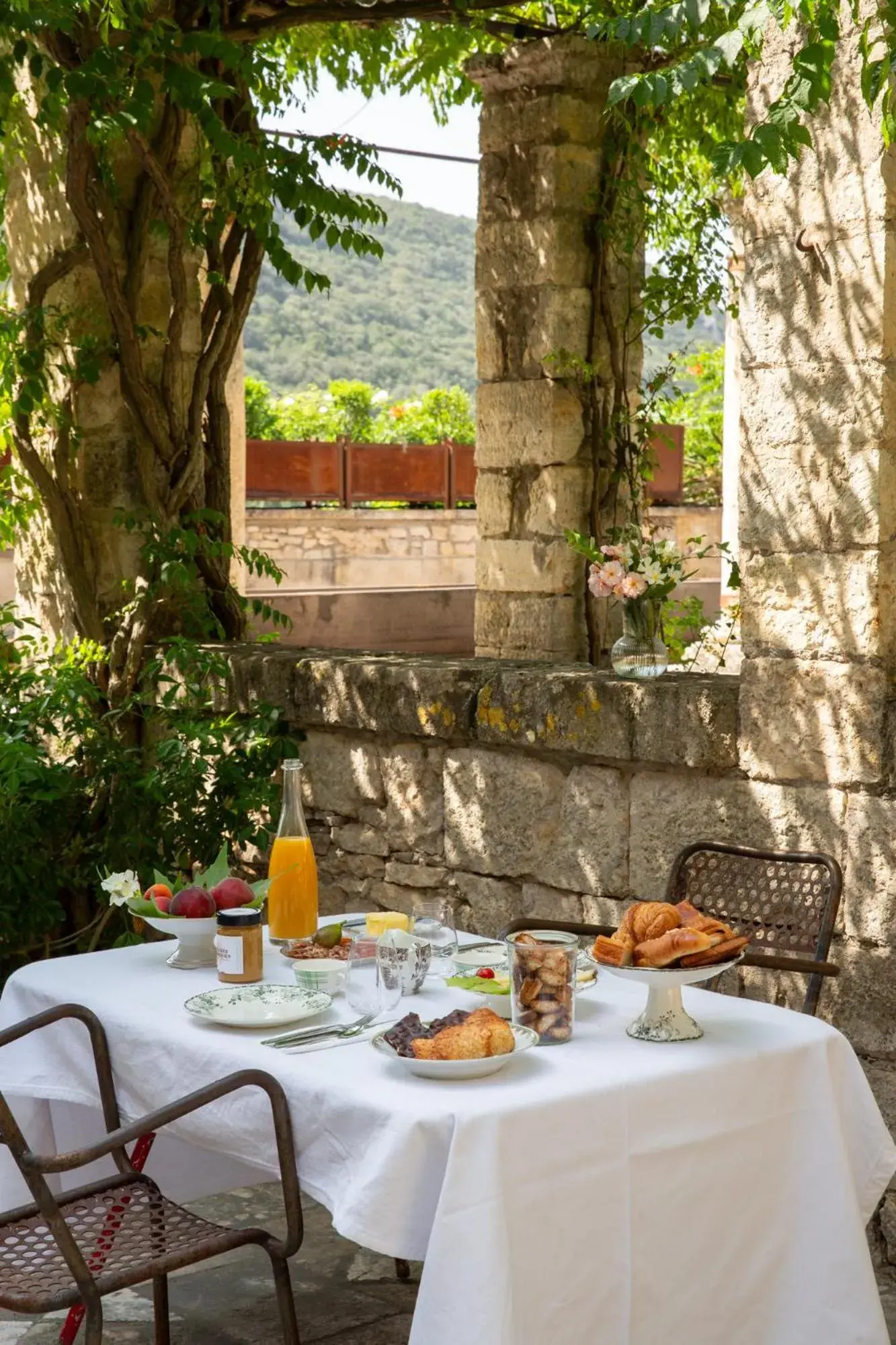 Family Suite - single occupancy in Prieuré Saint-Nicolas - Les Maisons Family Suite - single occupancy in Prieuré Saint-Nicolas - Les Maisons