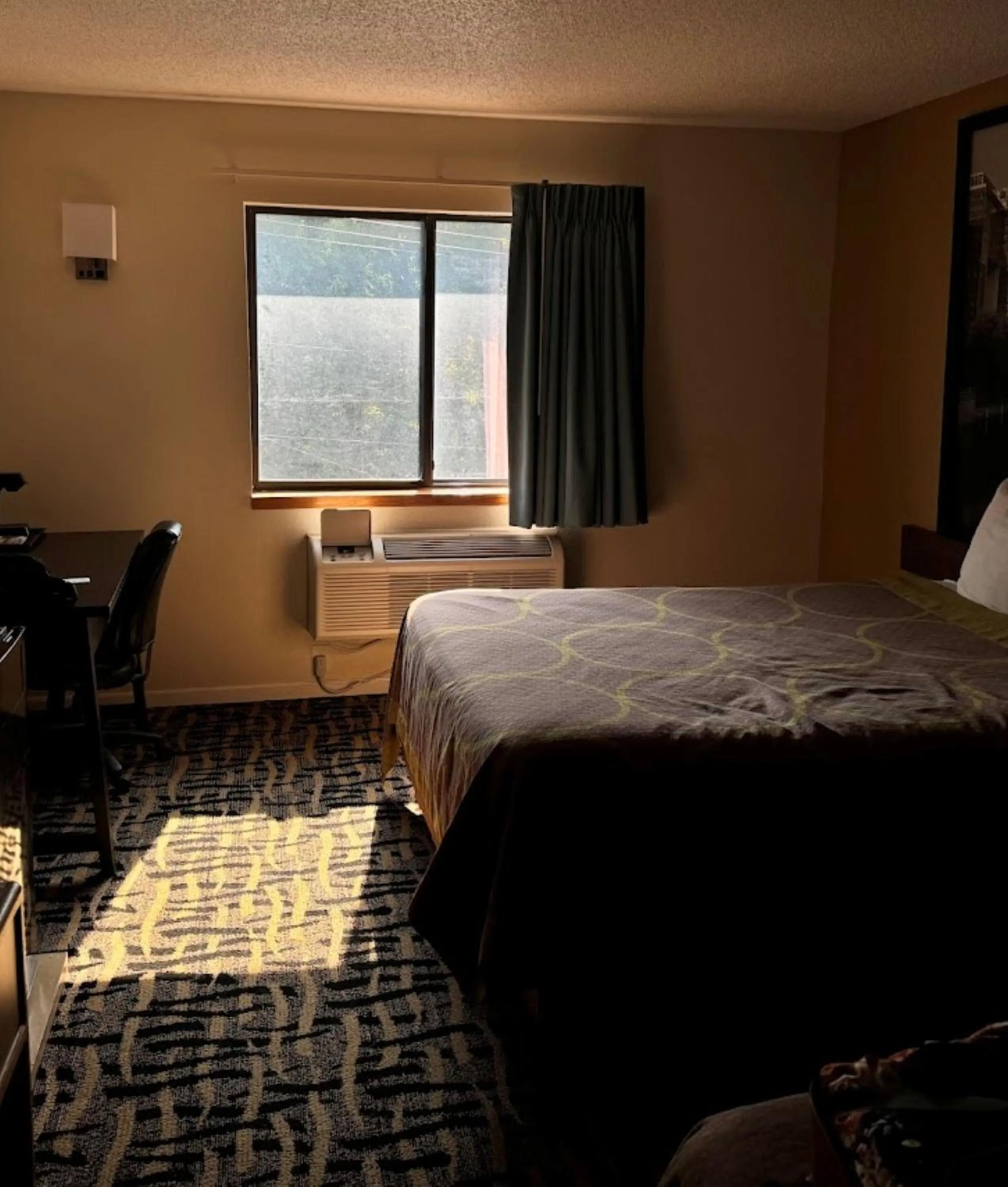 Bedroom, Bed in West Point Inn & Suits