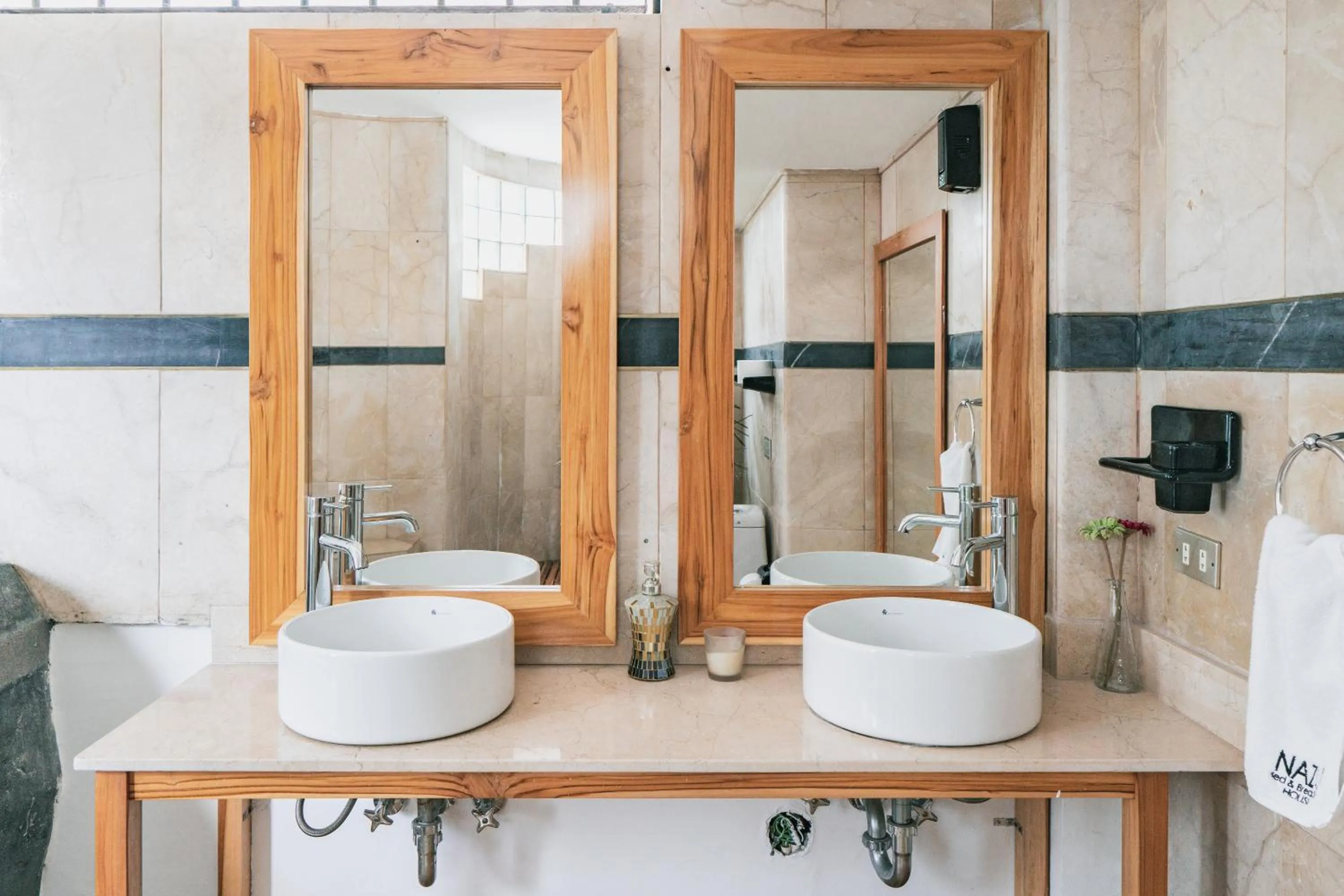Bathroom in Iguanazu Bed & Breakfast