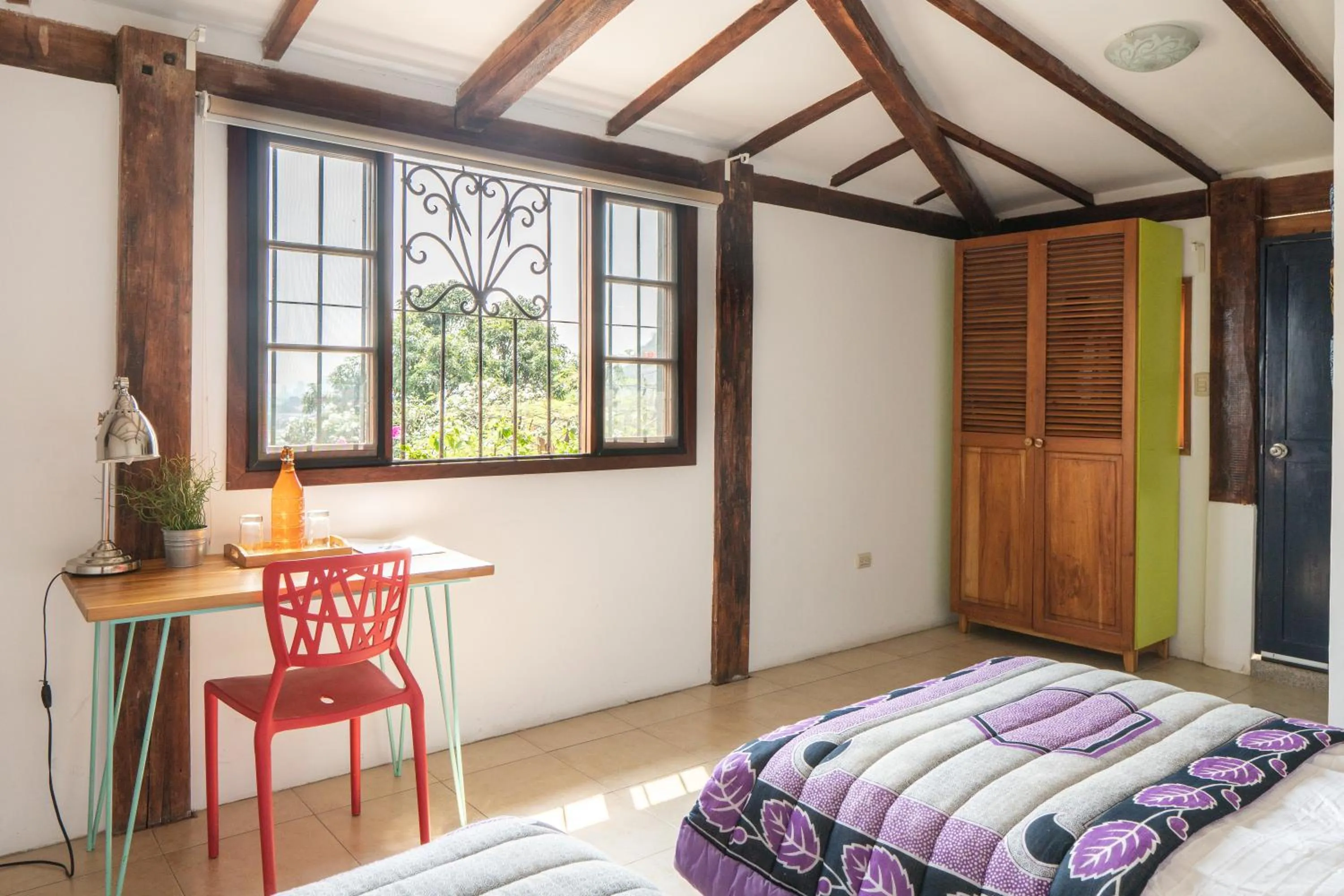 Photo of the whole room, Bed in Iguanazu Bed & Breakfast