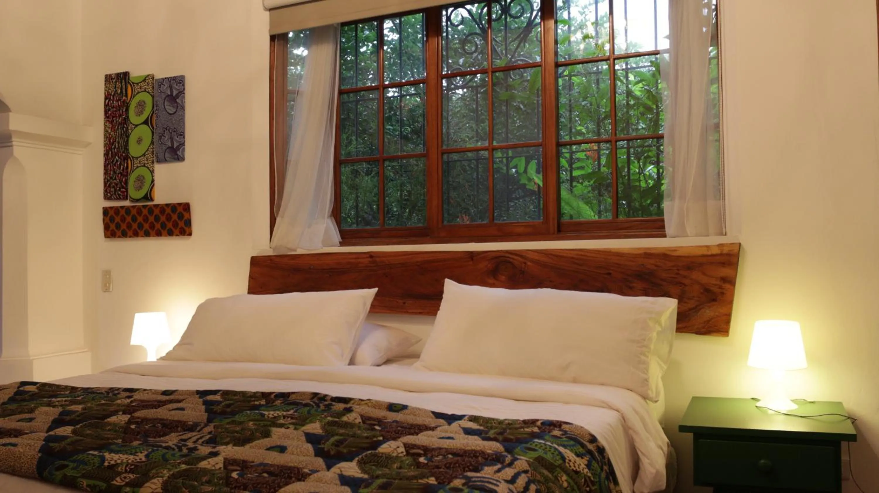 Photo of the whole room, Bed in Iguanazu Bed & Breakfast