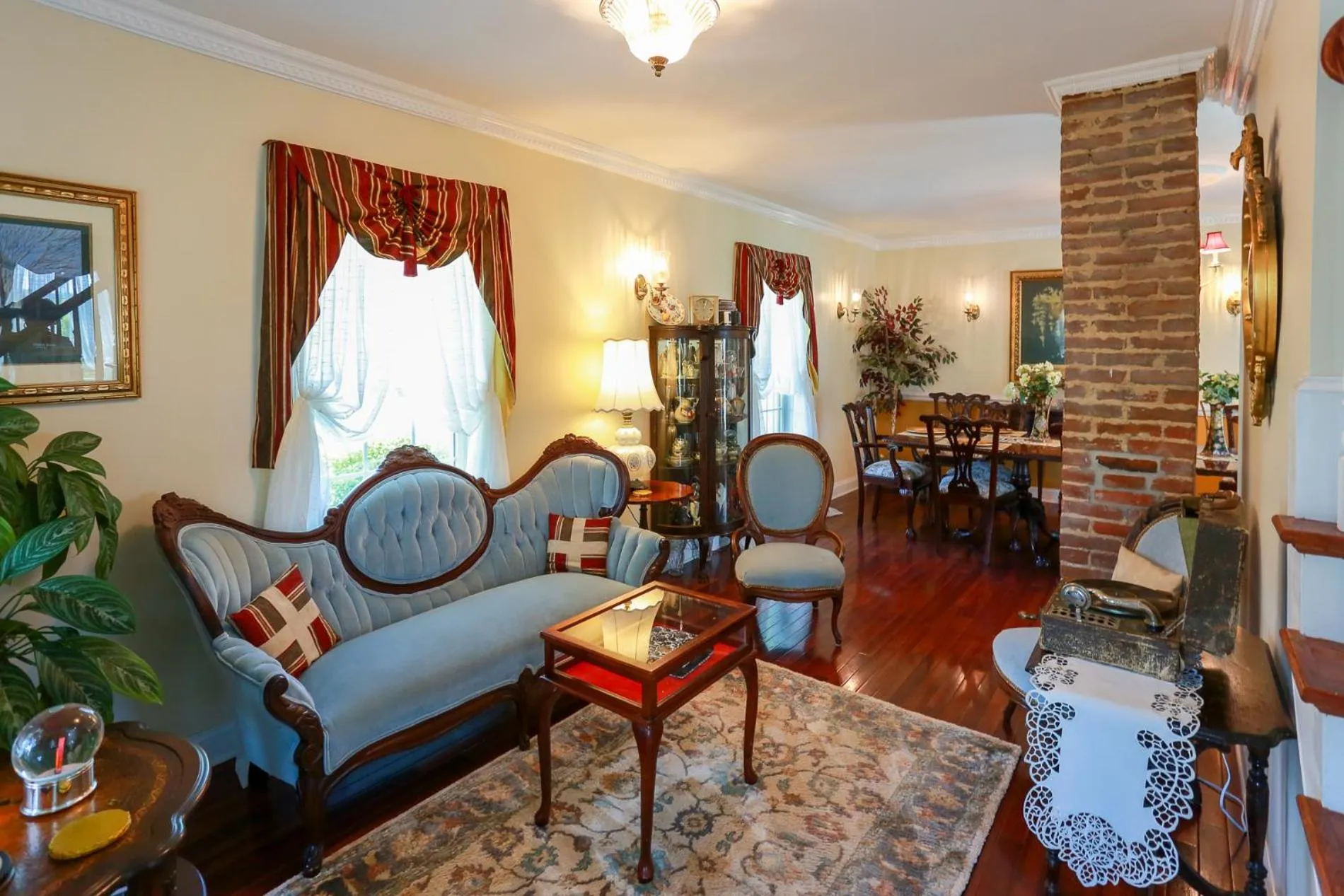 Living room in Ma Margarets House Bed and Breakfast