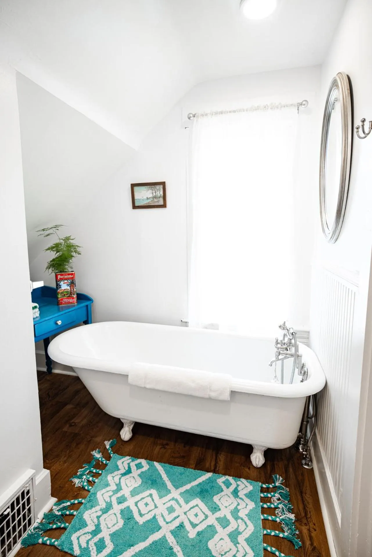 Bathroom in Walnut Street Inn