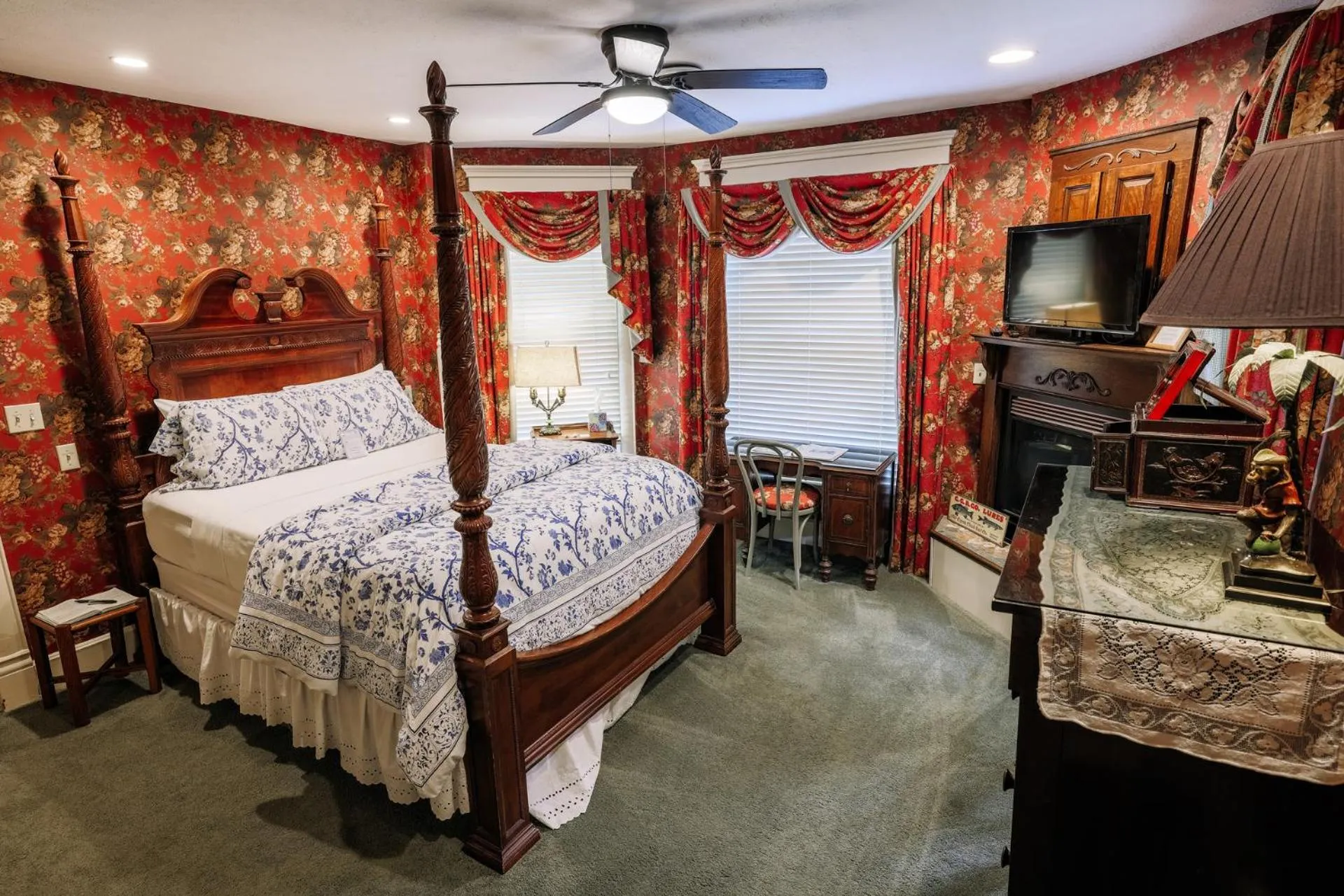 Bedroom in Walnut Street Inn