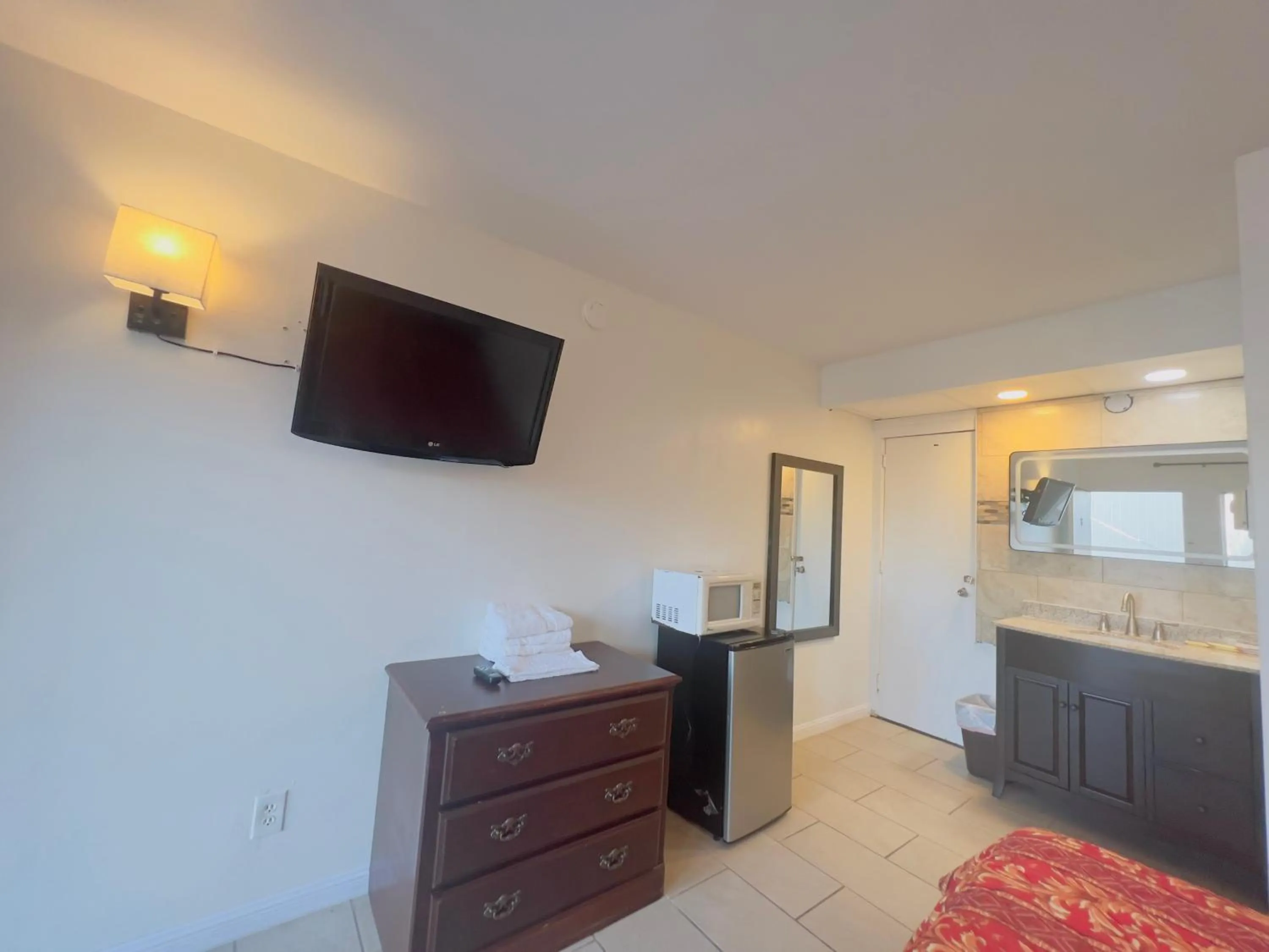 TV and multimedia in Dry Dock Motel