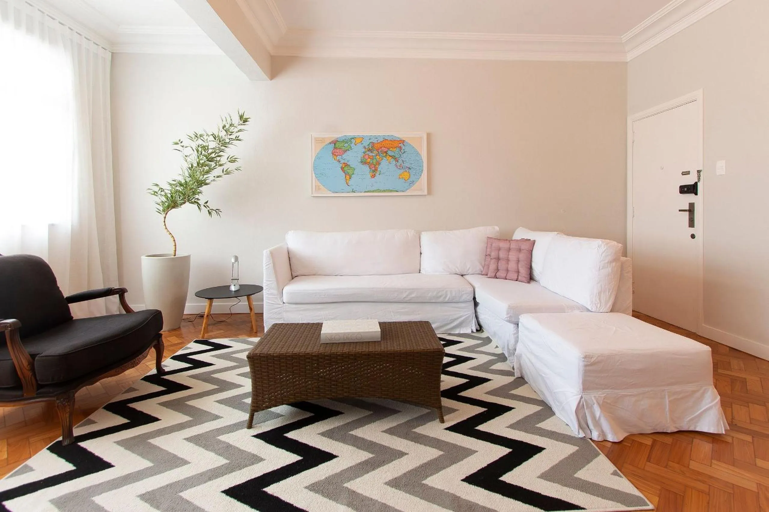 Communal lounge/ TV room in Exclusivo 3Qtos c/ Garagem em Copacabana, conforto