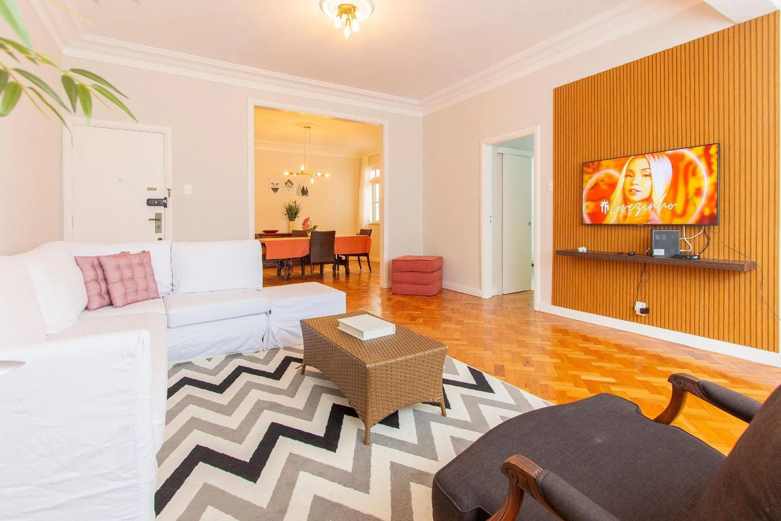 Communal lounge/ TV room in Exclusivo 3Qtos c/ Garagem em Copacabana, conforto