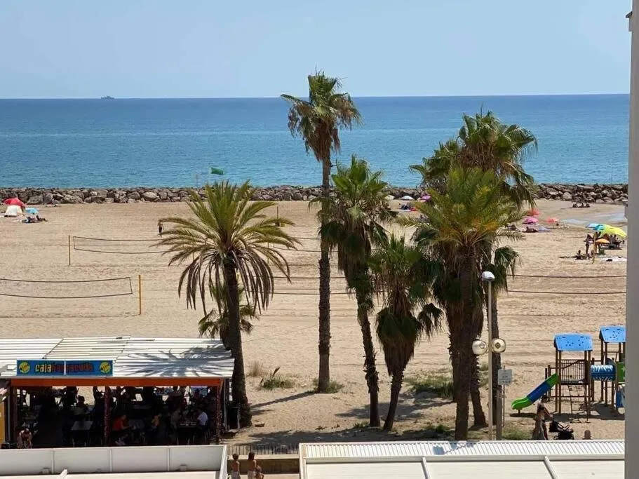 Cunit, front line with sea view