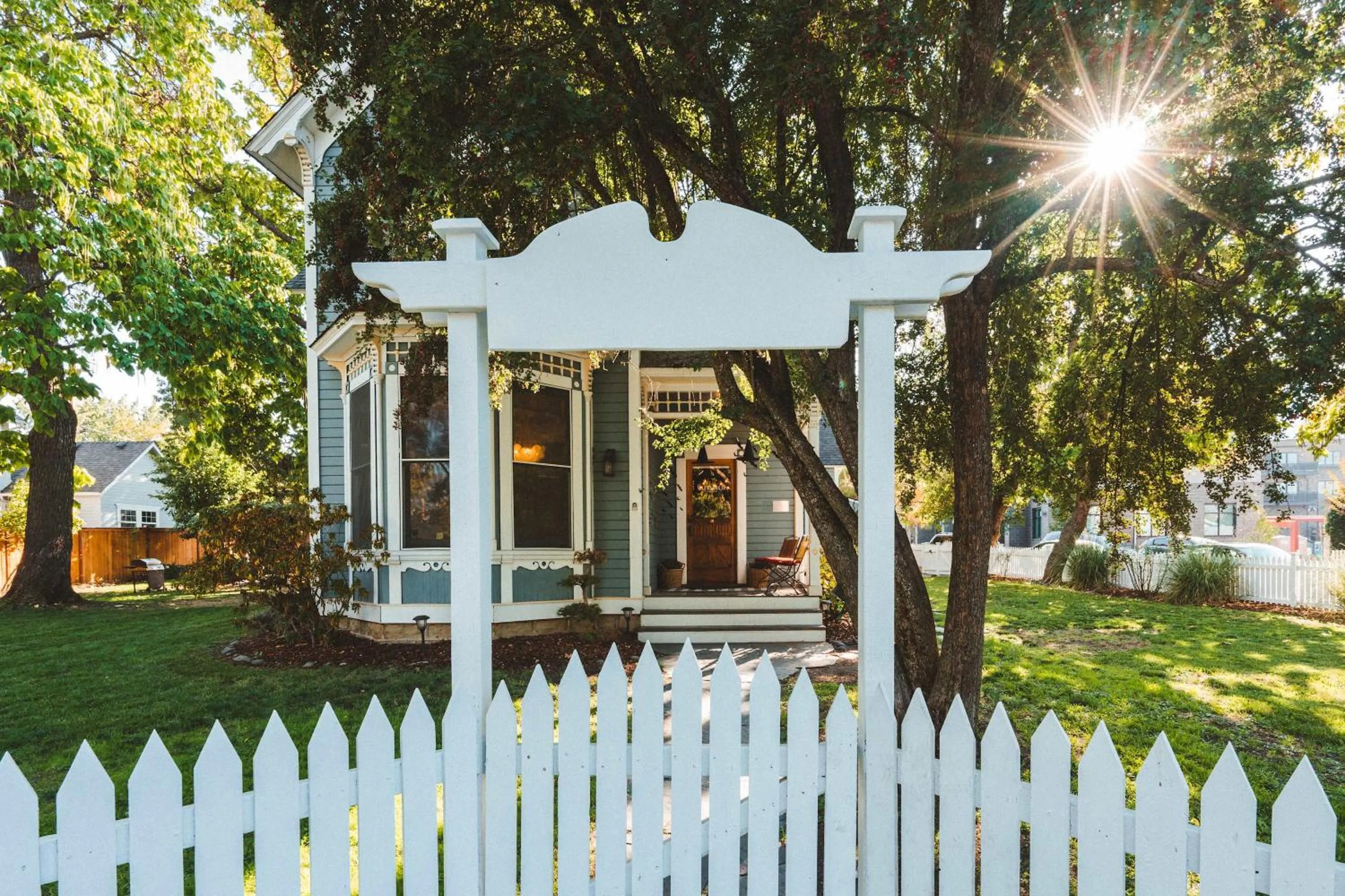 The Matriarch Heritage House- Downtown Ashland