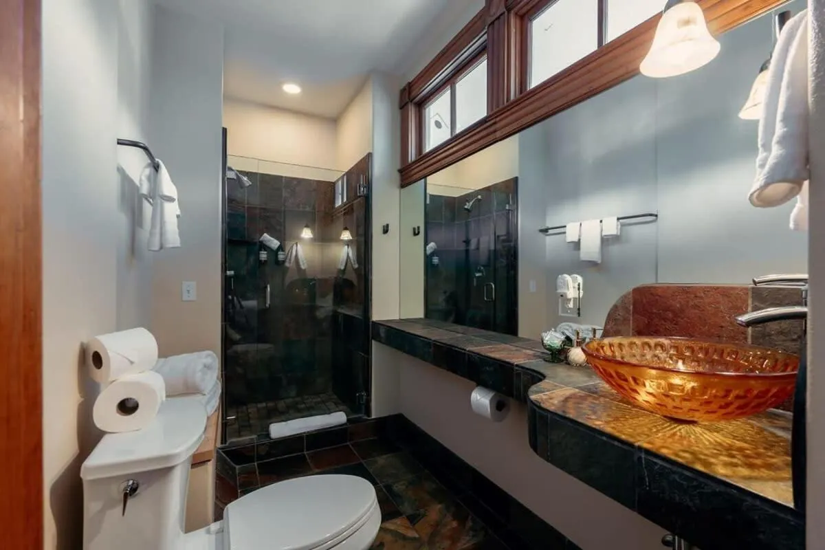 The Matriarch Heritage House- Downtown Ashland