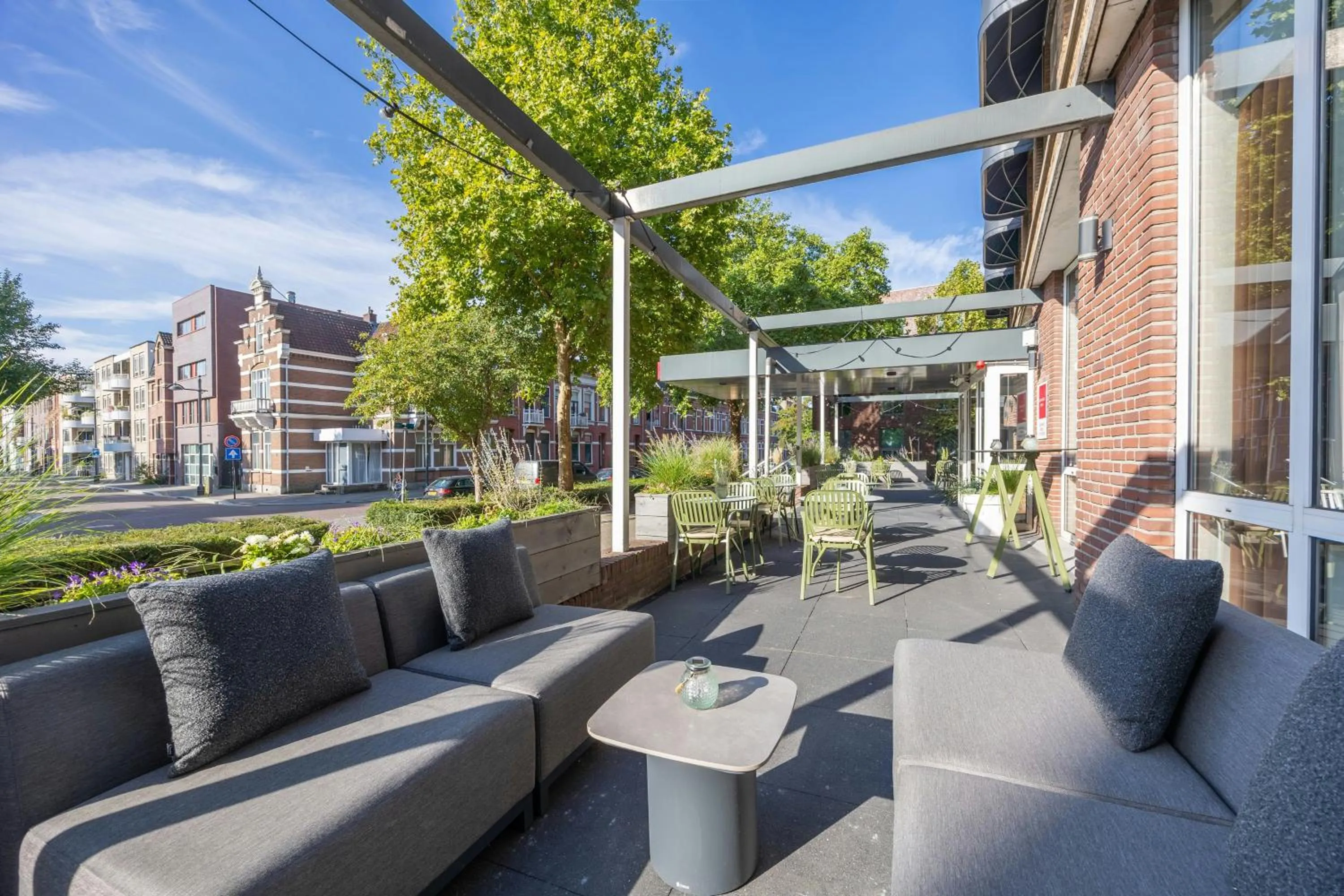 Facade/entrance in Leonardo Hotel Breda City Center