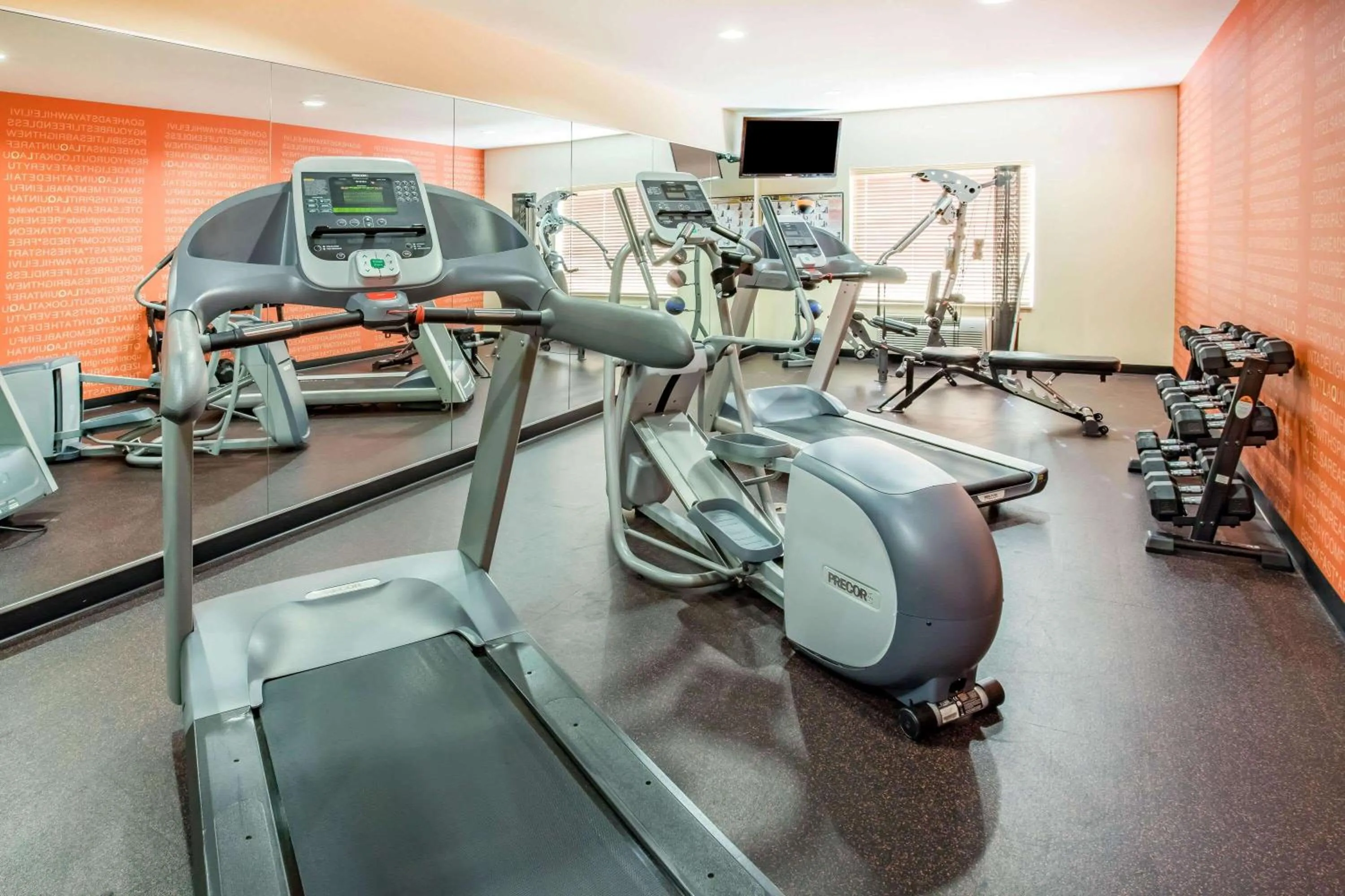 Fitness centre/facilities in La Quinta by Wyndham Rochester Mayo Clinic Area South
