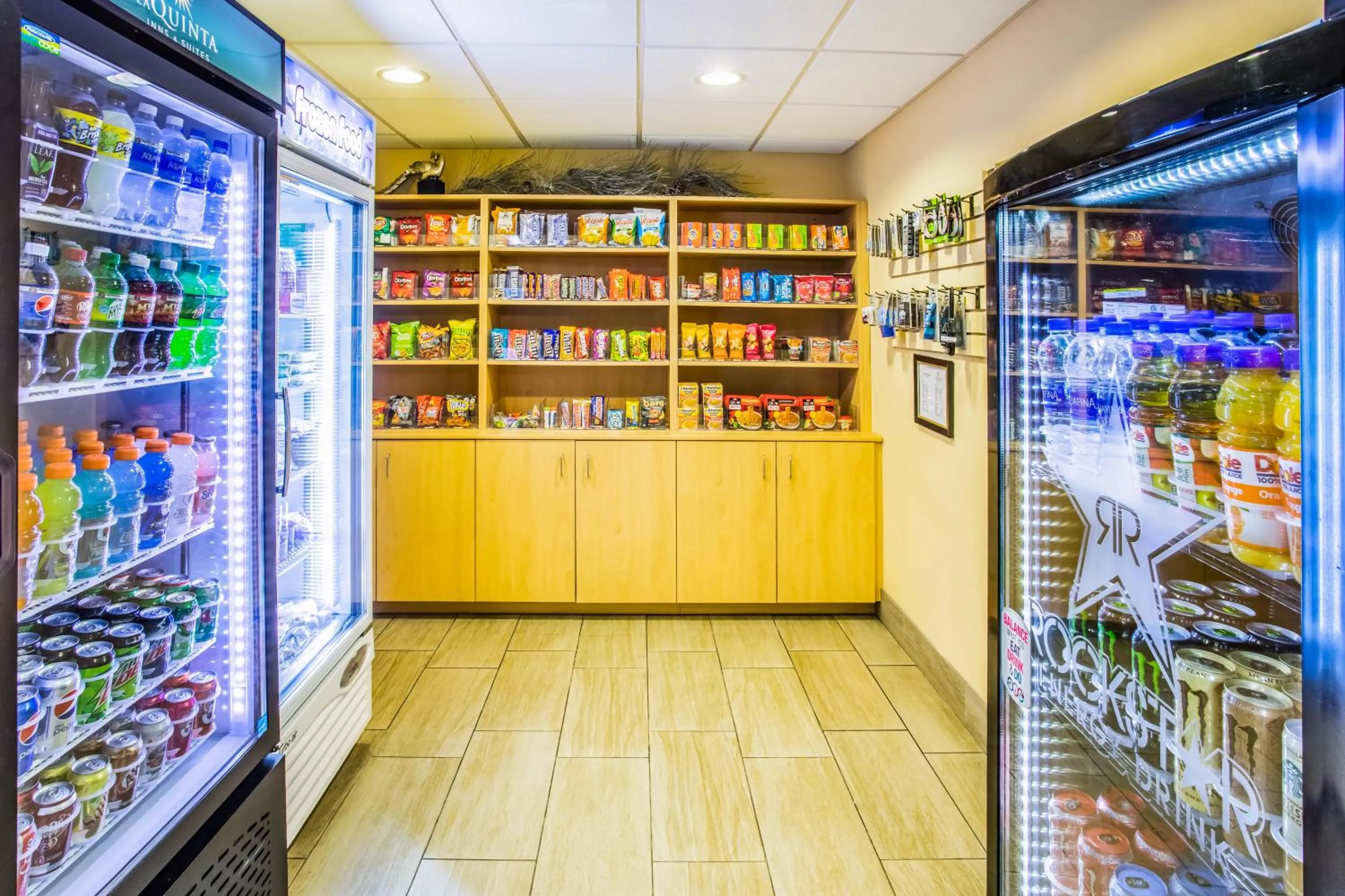 On-site shops in La Quinta by Wyndham Rochester Mayo Clinic Area South