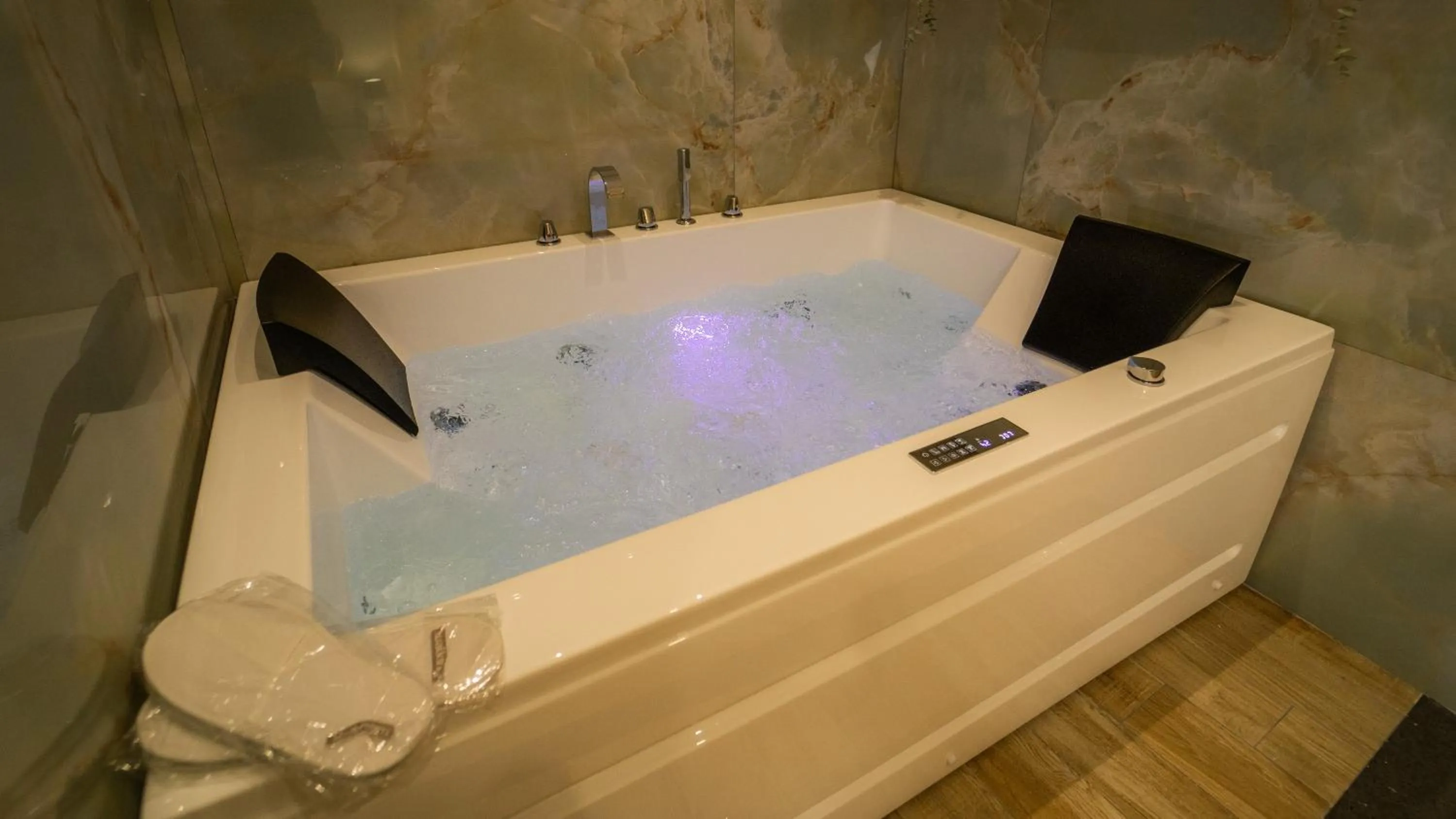 Bath in Sensoria Naxos Suites