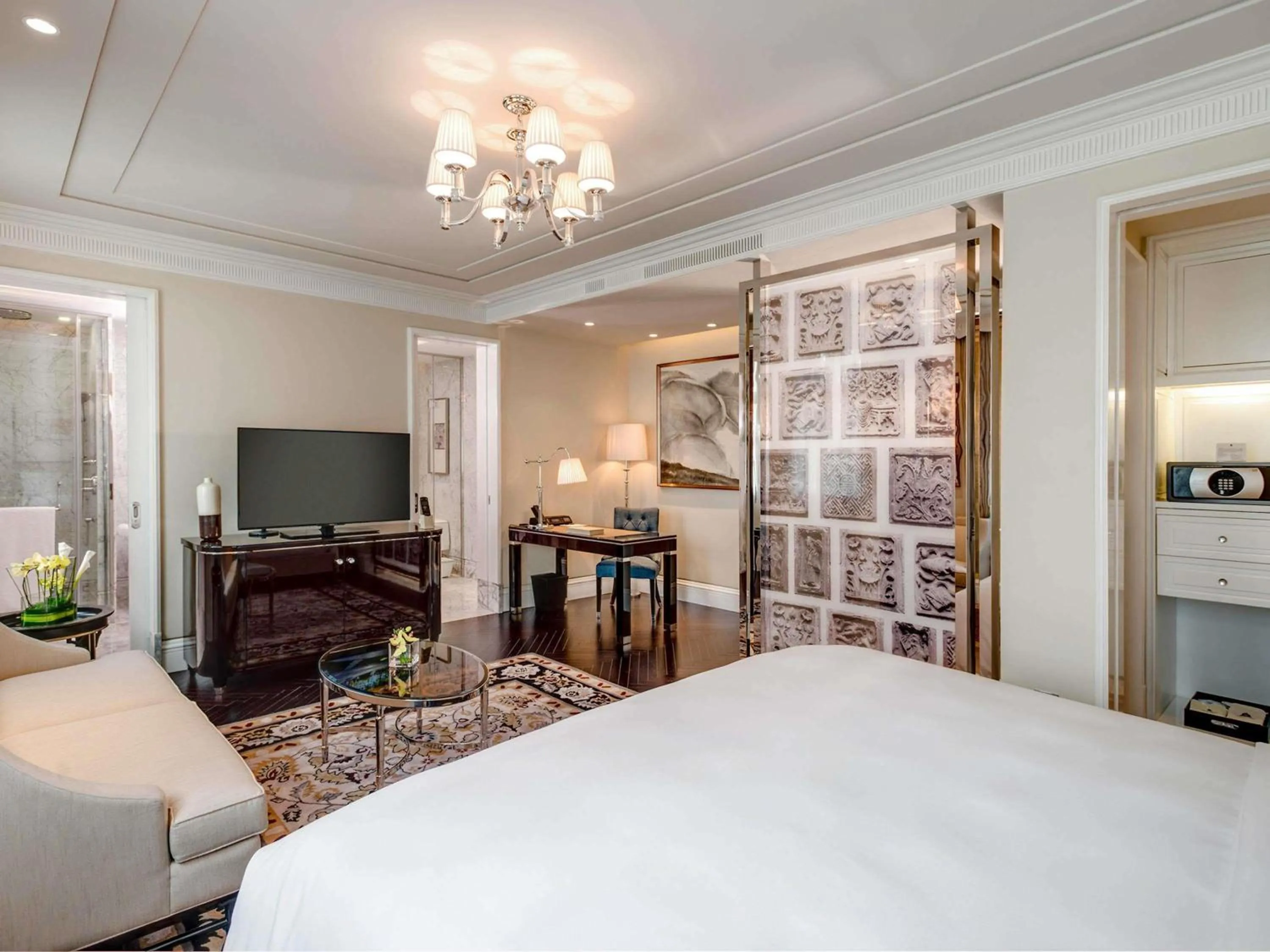 Bedroom, Bed in Sofitel Legend People's Grand Hotel Xi'an