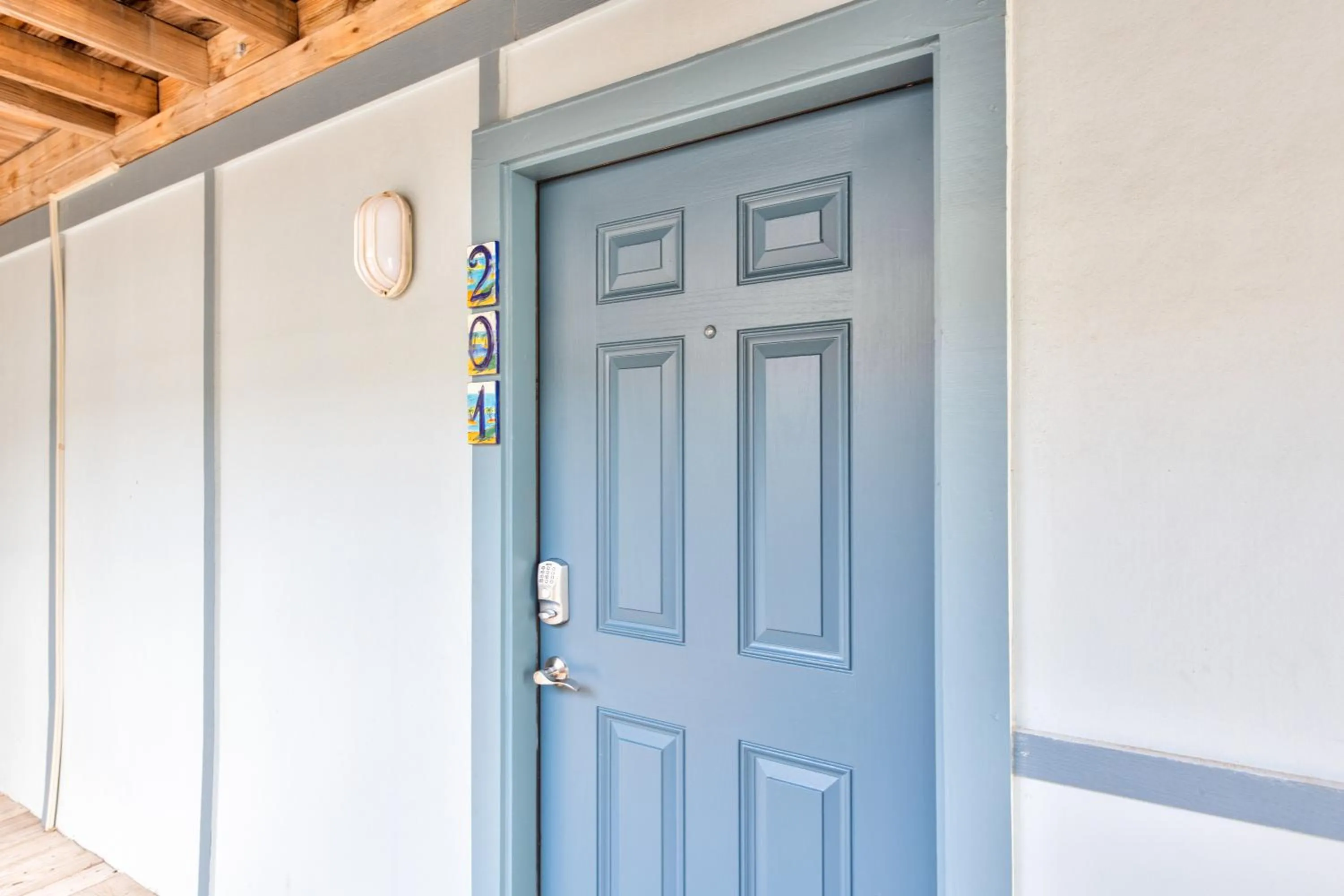 Other in Chasing Waves BH201