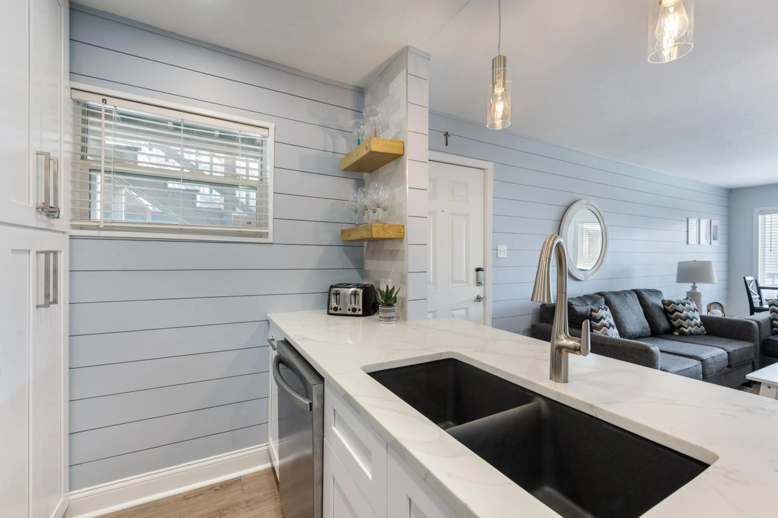 Other in Chasing Waves BH201