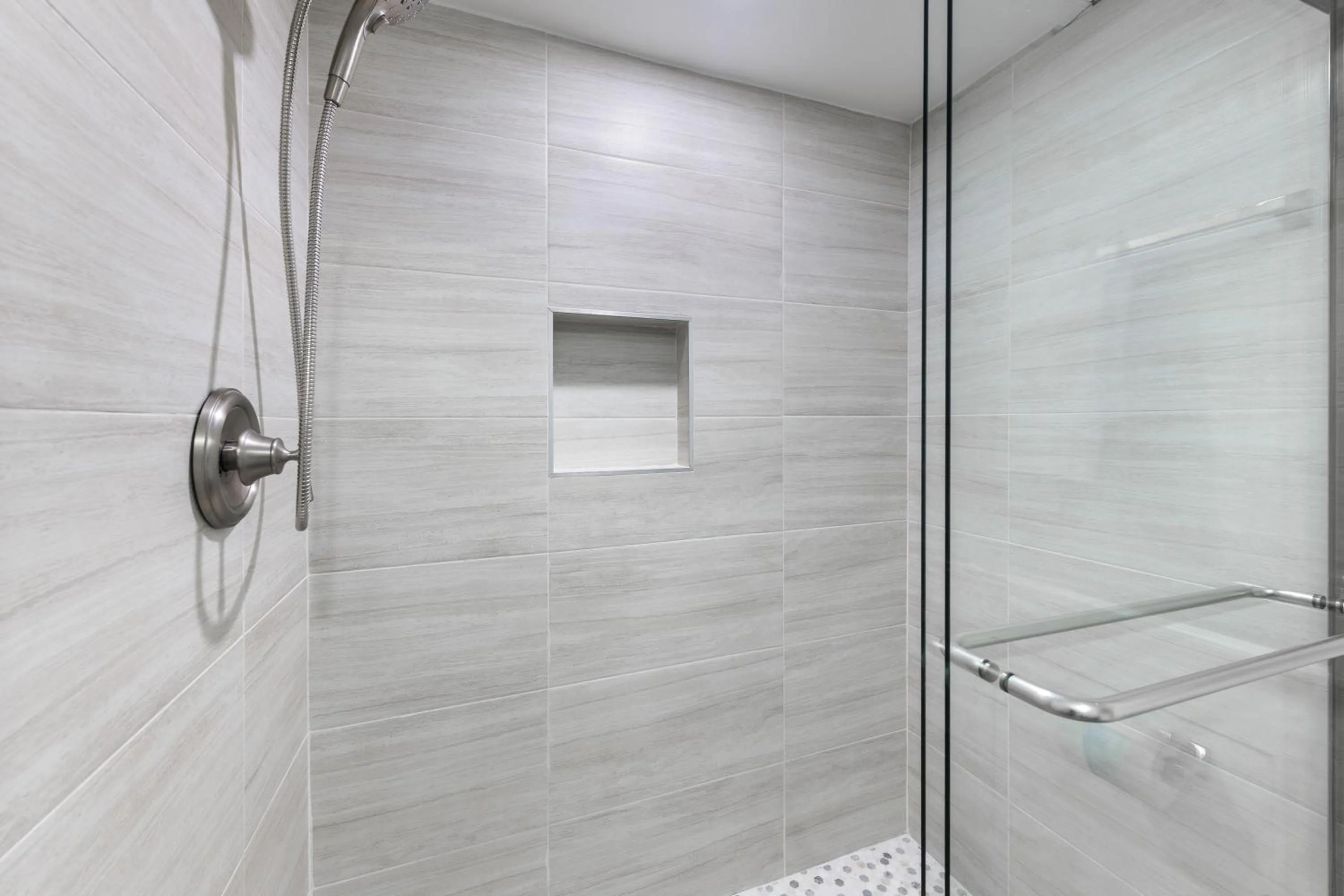 Other in Chasing Waves BH201