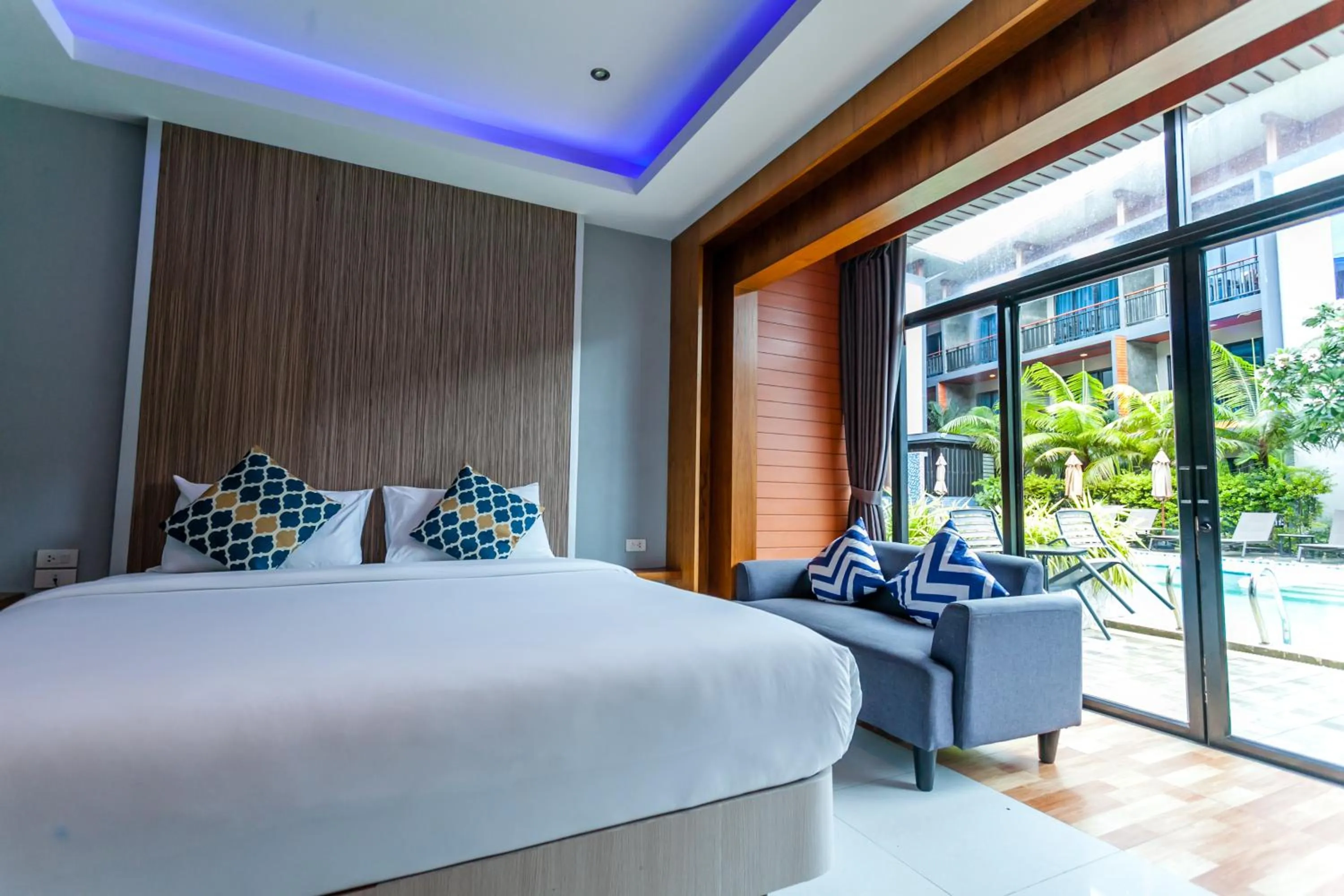 Bedroom, Bed in Coco Bella Hotel