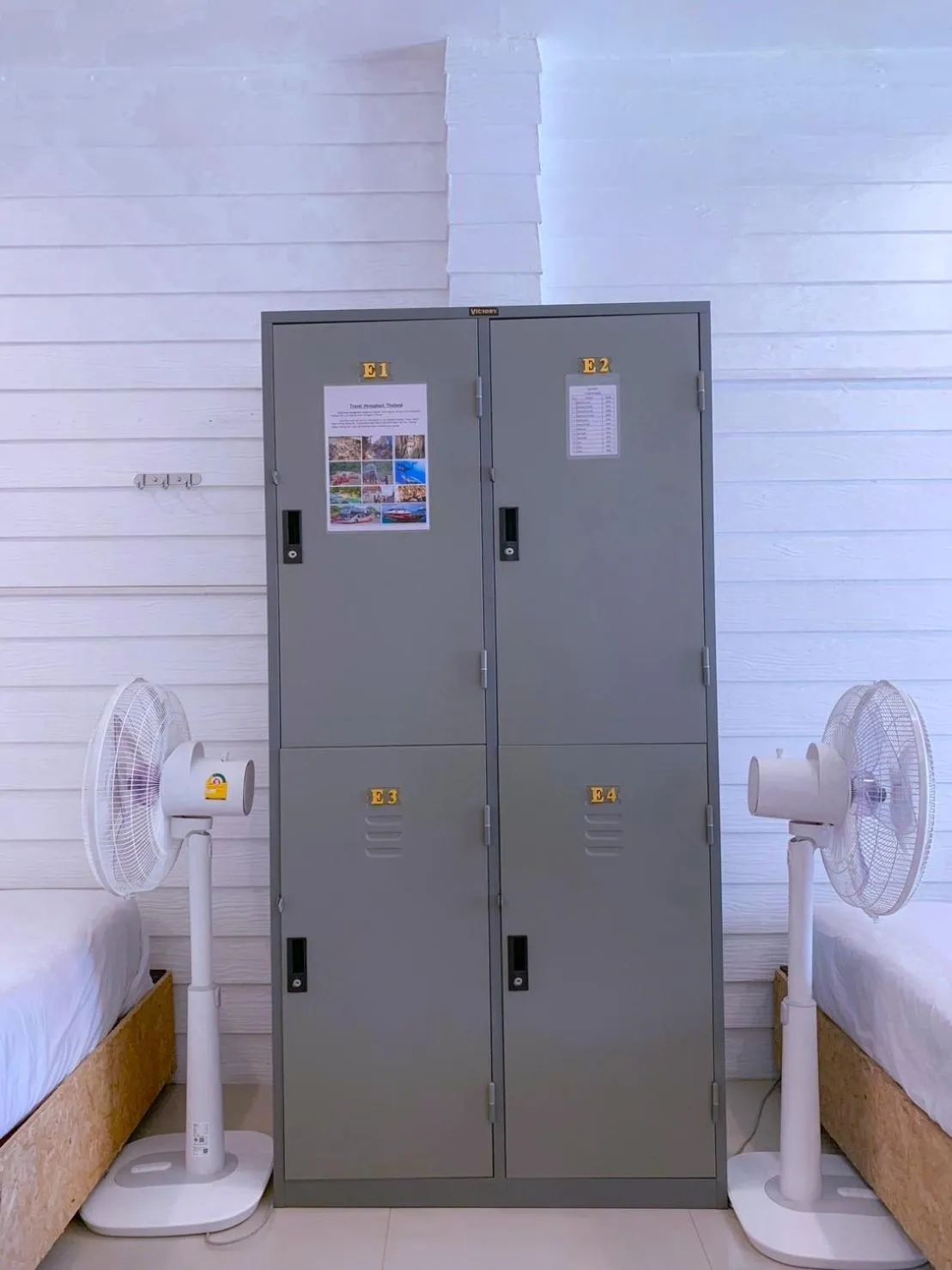 locker, Bed in Back Home Backpackers Hostel